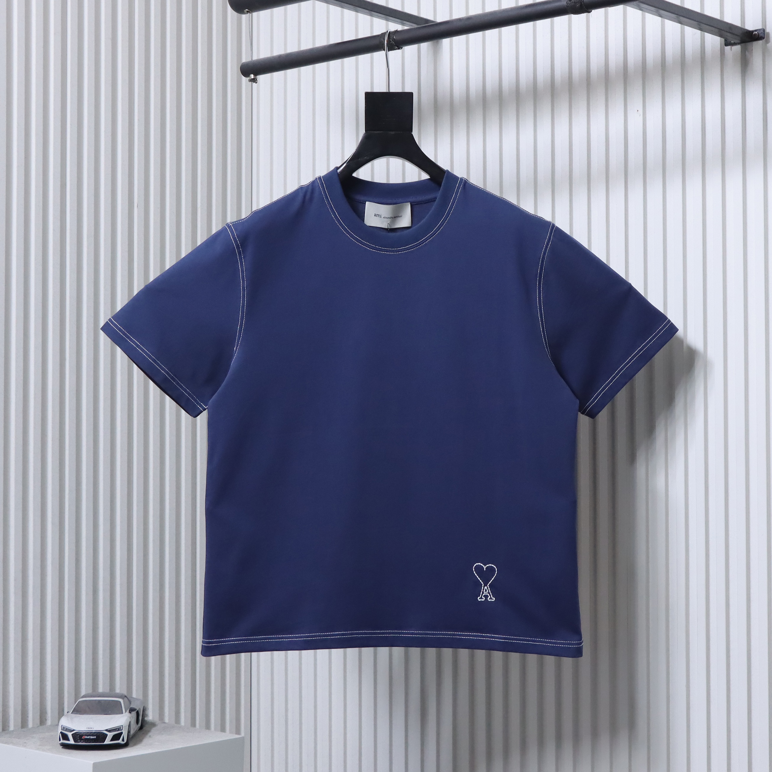 Amiri 26SS Contrast Stitch Heart T-Shirt h150