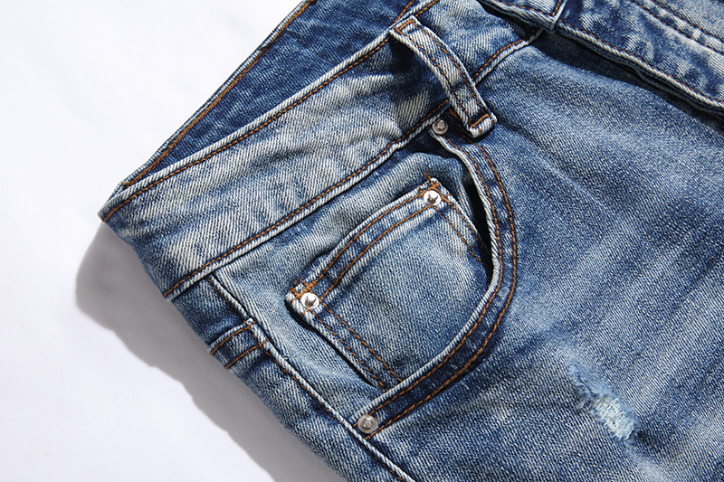 Amiri Knee Patch Light Blue Jeans H200 AM304