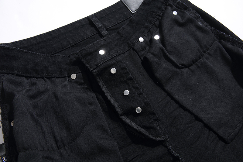Amiri Logo Patch Black Jeans H200 AM301