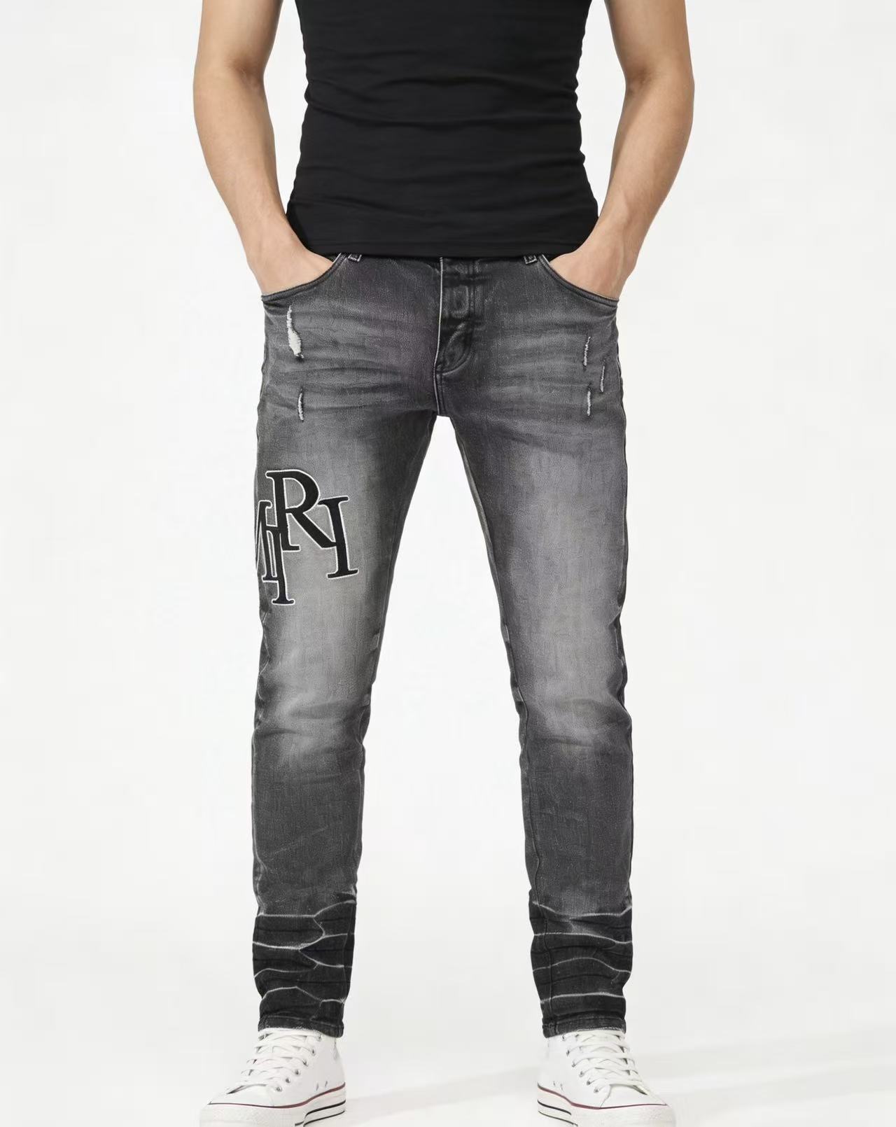 Amiri Logo Patch Distressed Jeans H200 AM606