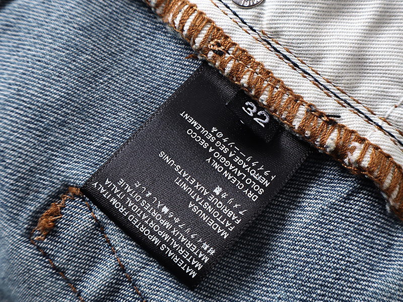 Amiri Logo Patch Light Blue Jeans H200 AM347