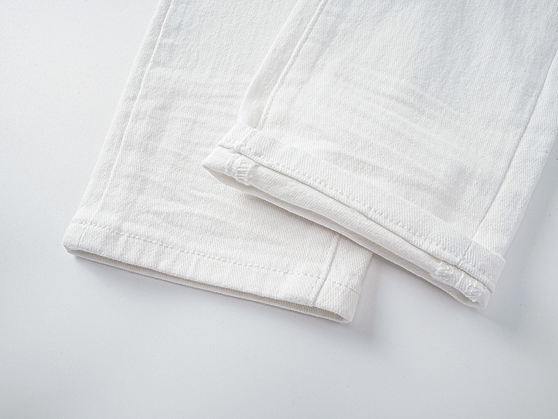 Amiri Logo Patch White Jeans H200 AM334