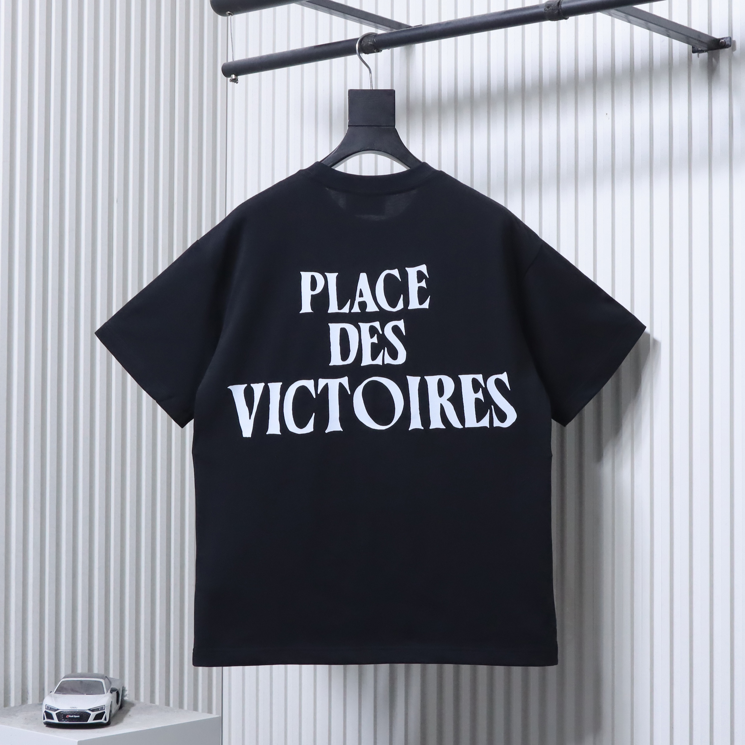 Amiri Small Heart Silicone Letter Black T-Shirt h140