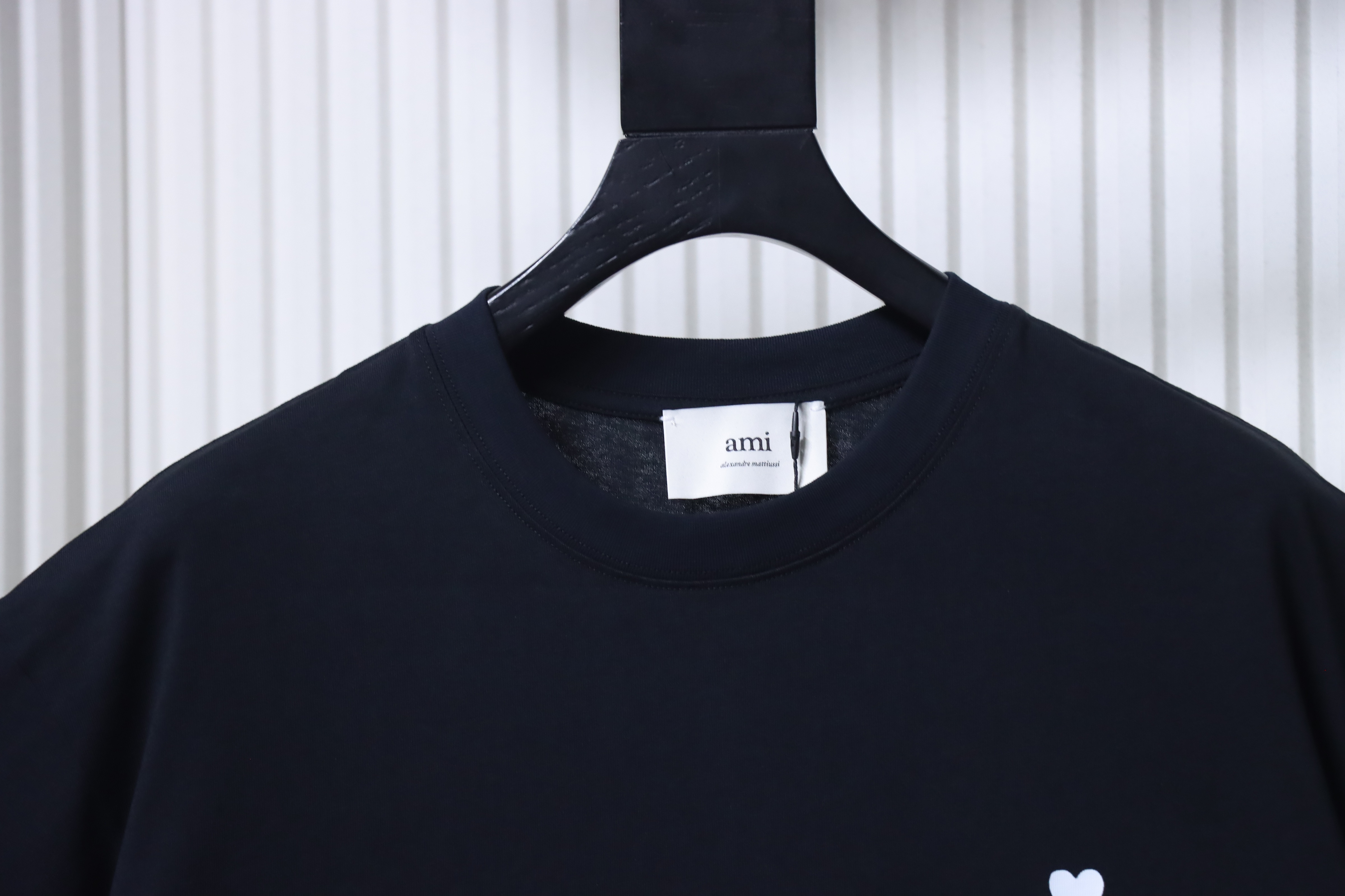Amiri Small Heart Silicone Letter Black T-Shirt h140