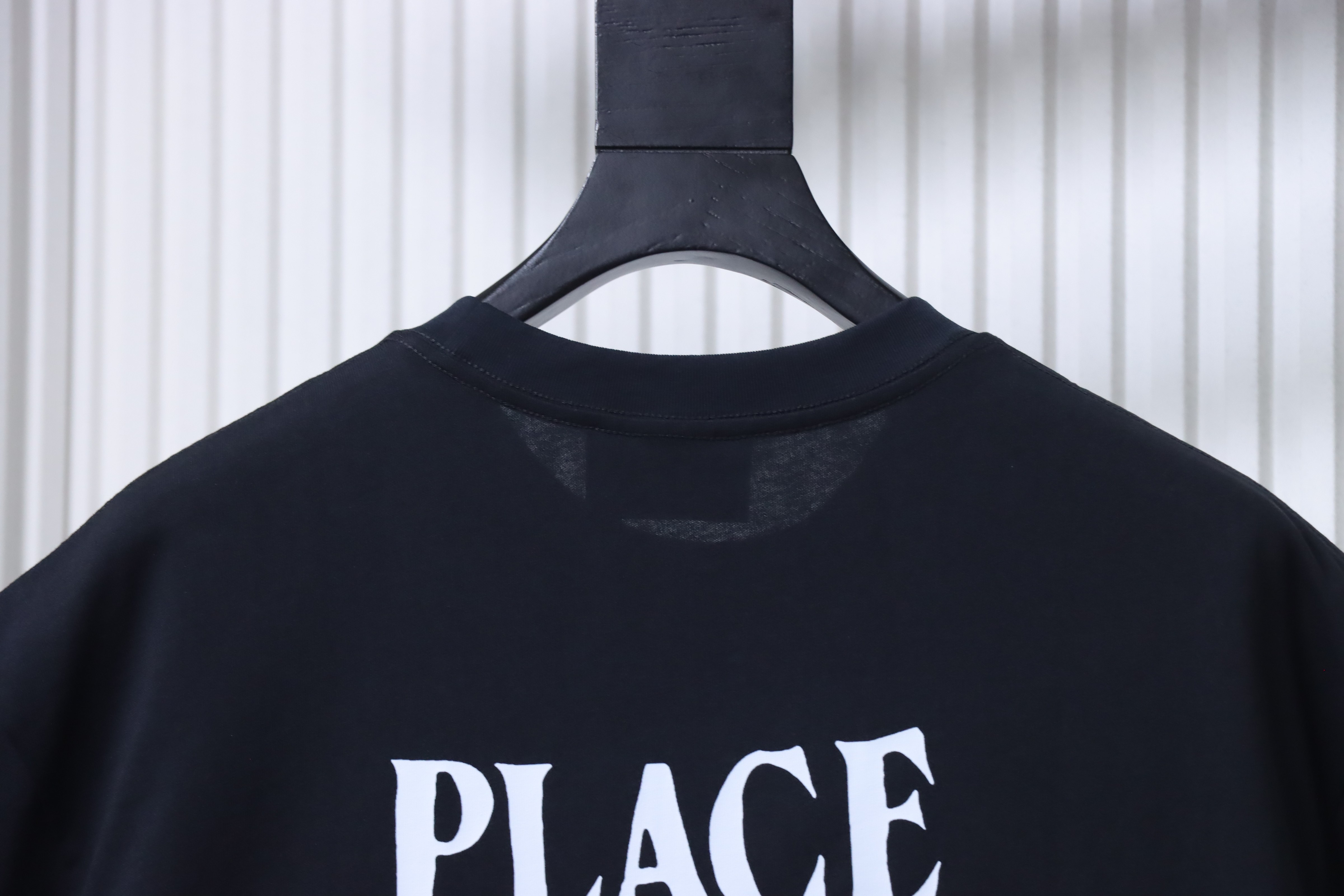 Amiri Small Heart Silicone Letter Black T-Shirt h140