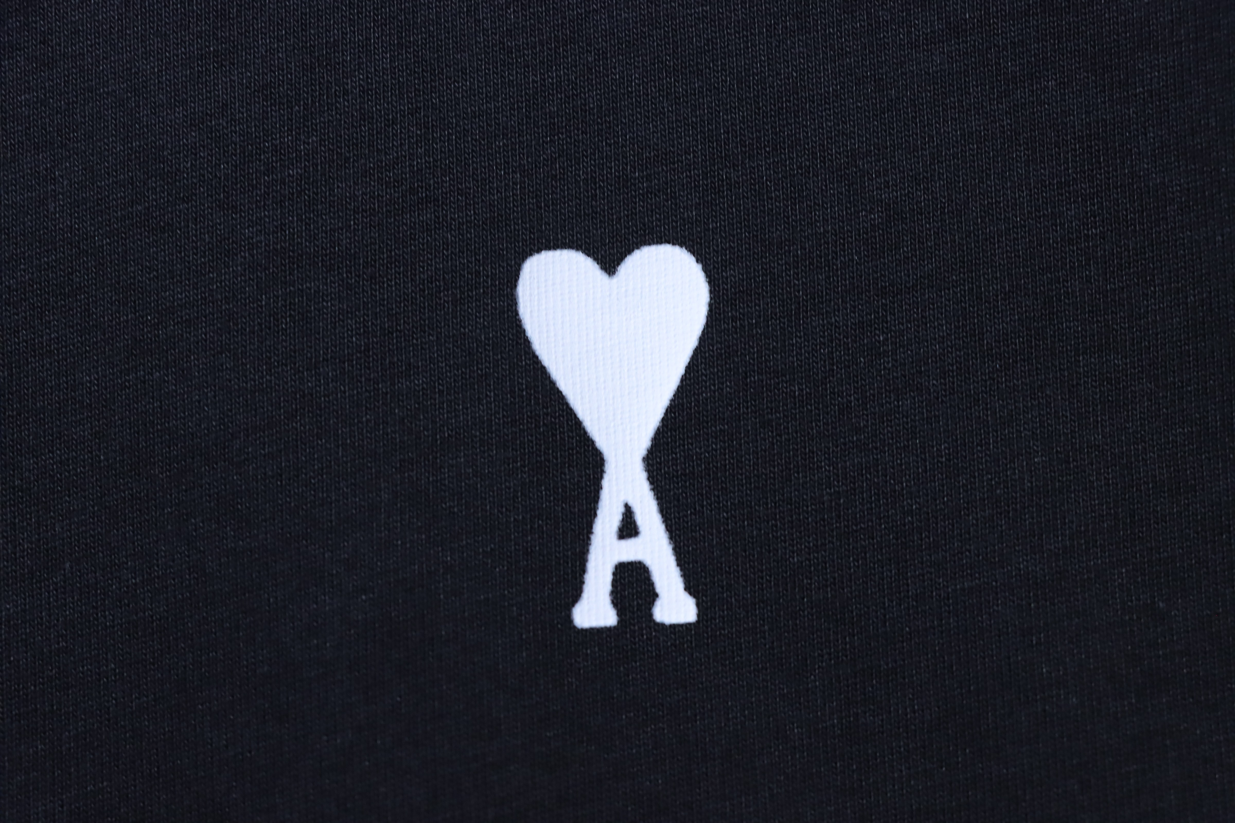Amiri Small Heart Silicone Letter Black T-Shirt h140