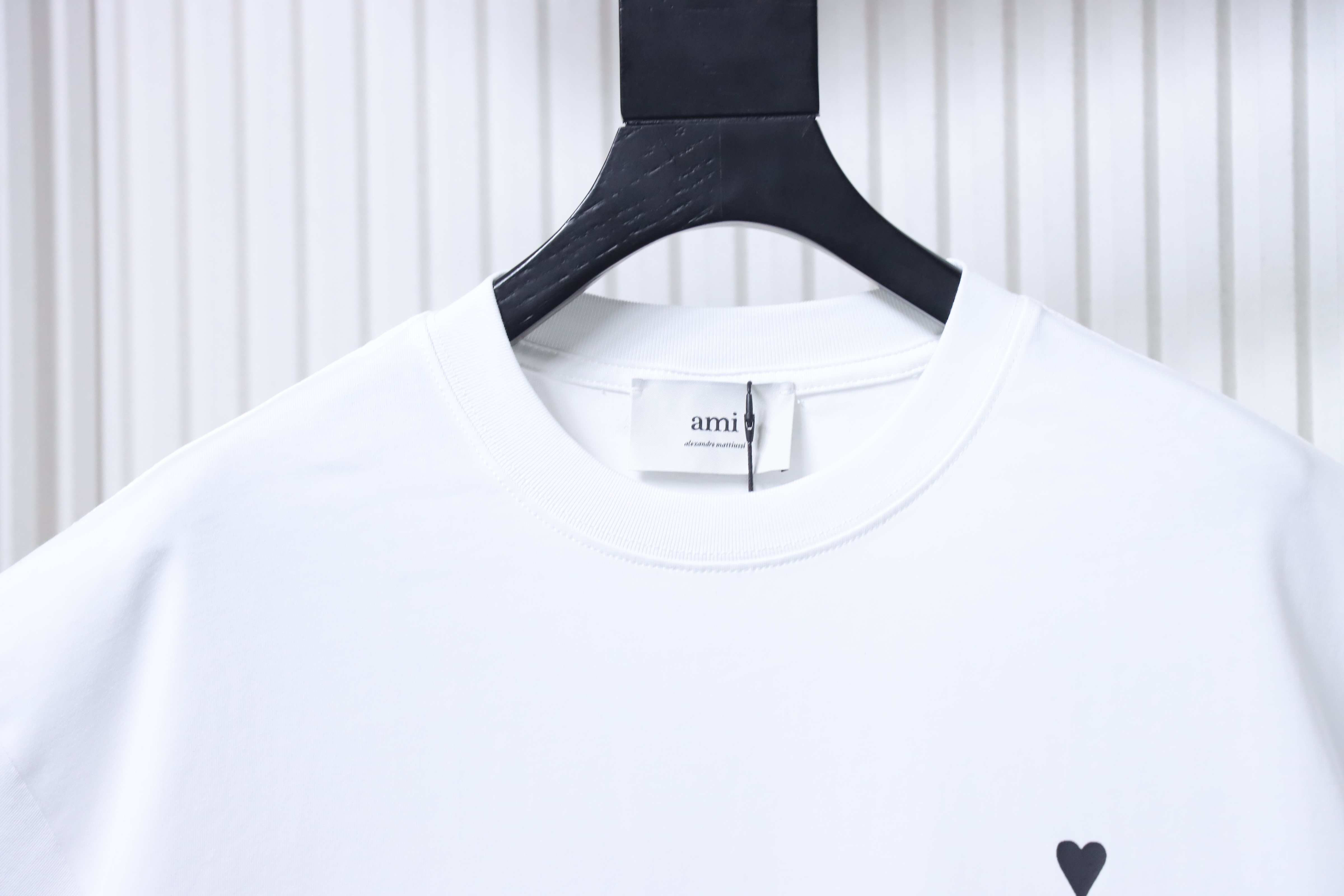 Amiri Small Heart Silicone Letter White T-Shirt h140