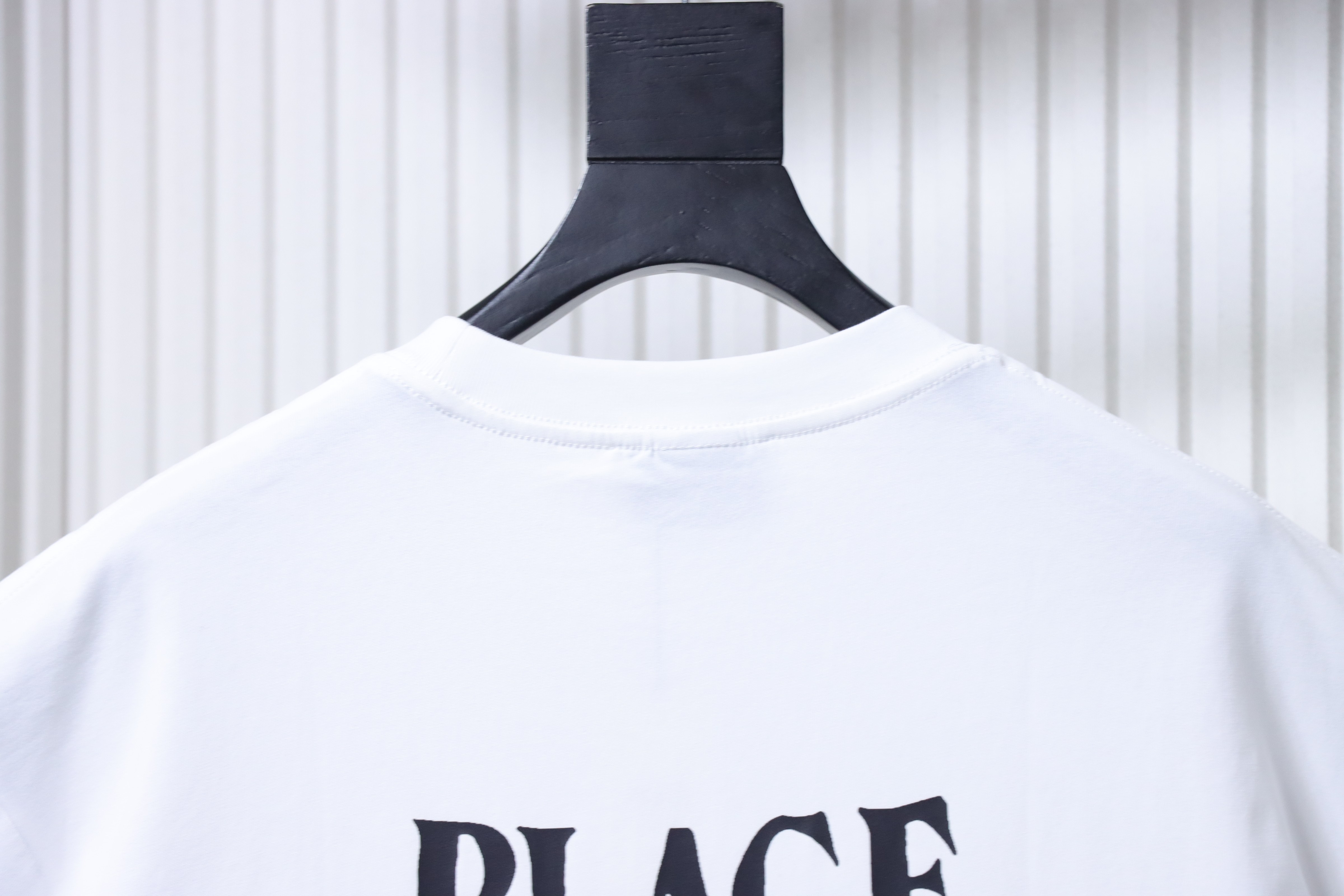 Amiri Small Heart Silicone Letter White T-Shirt h140