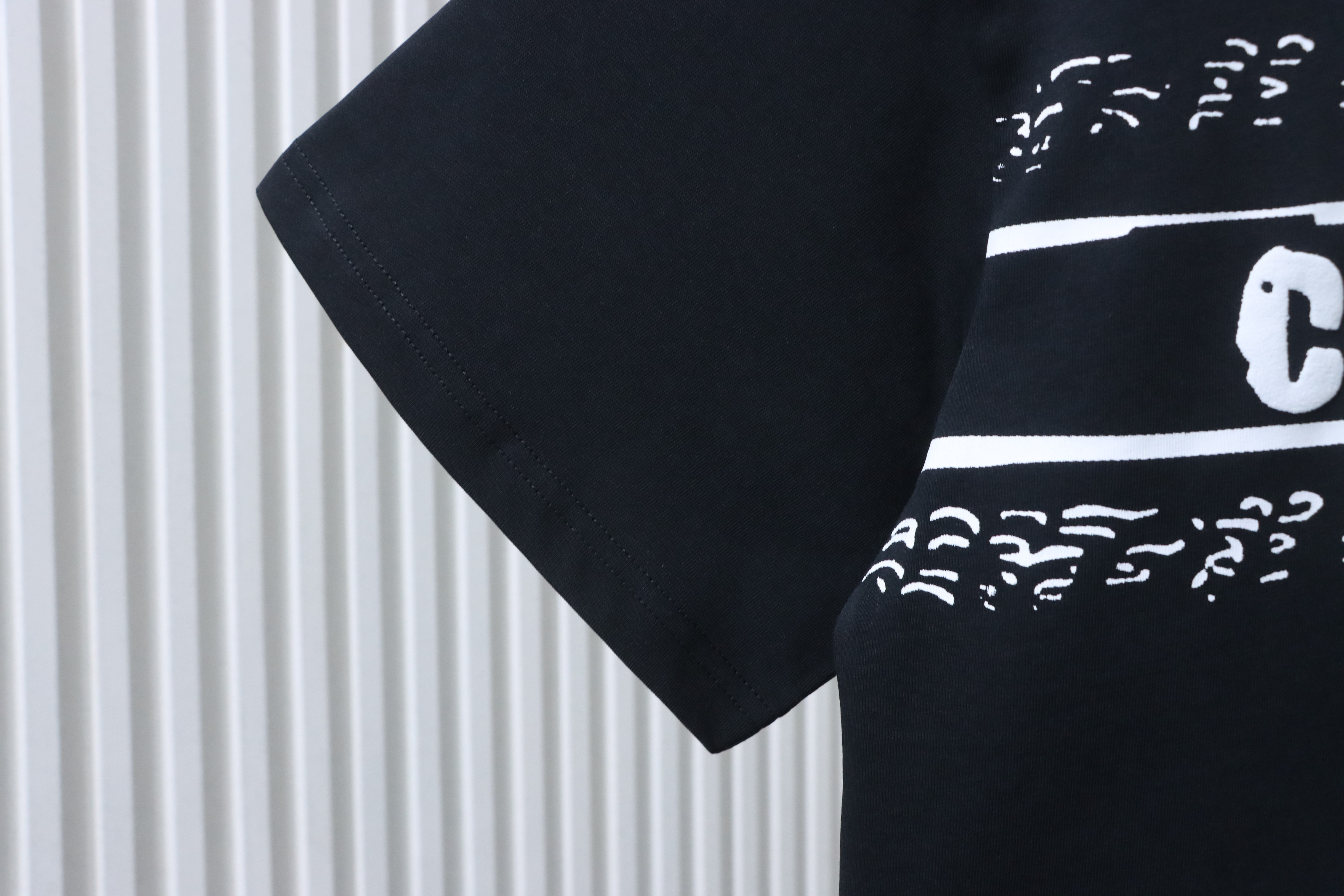 Dior 26SS Graffiti Letter T-Shirt Black H150
