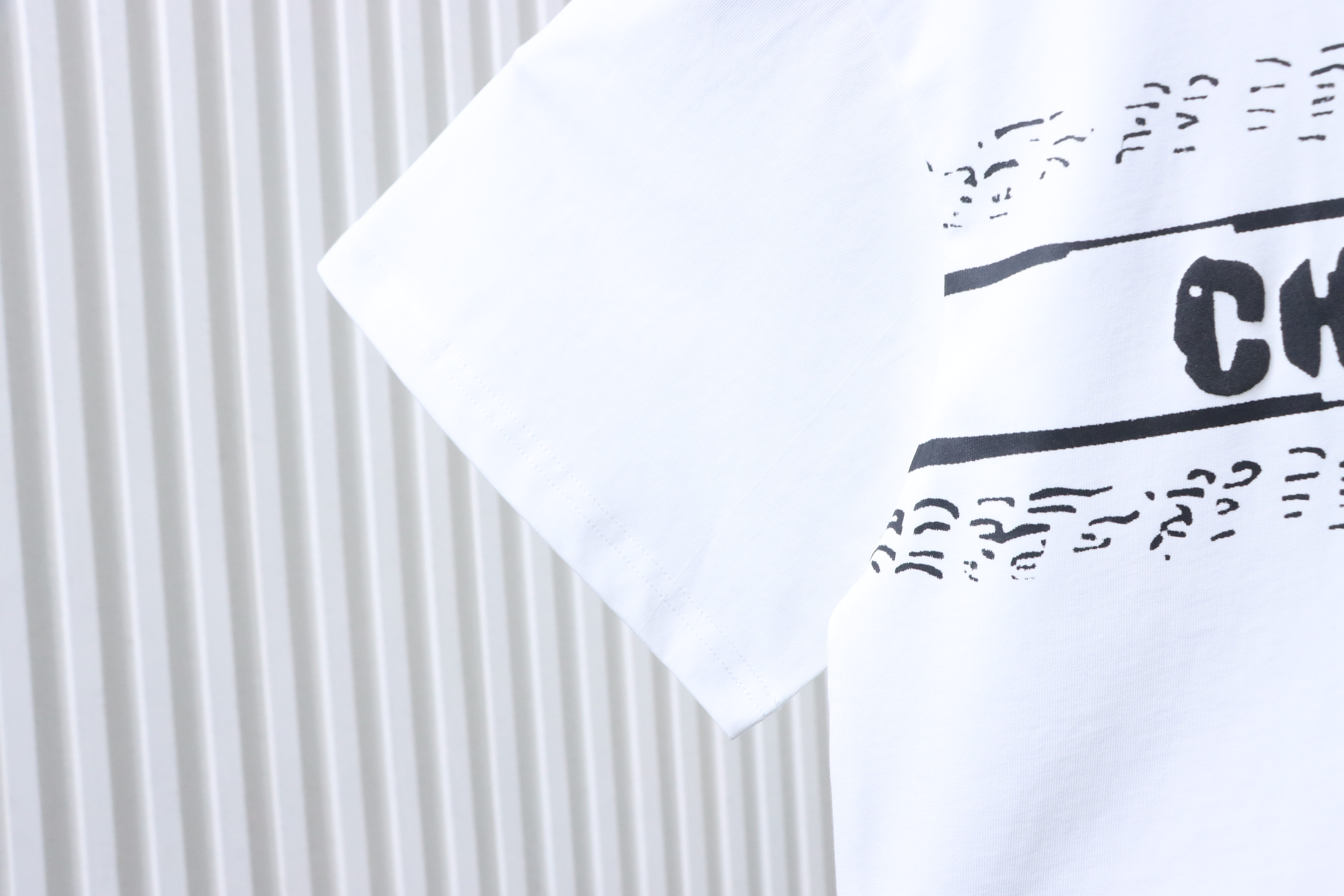 Dior 26SS Graffiti Letter T-Shirt White H150