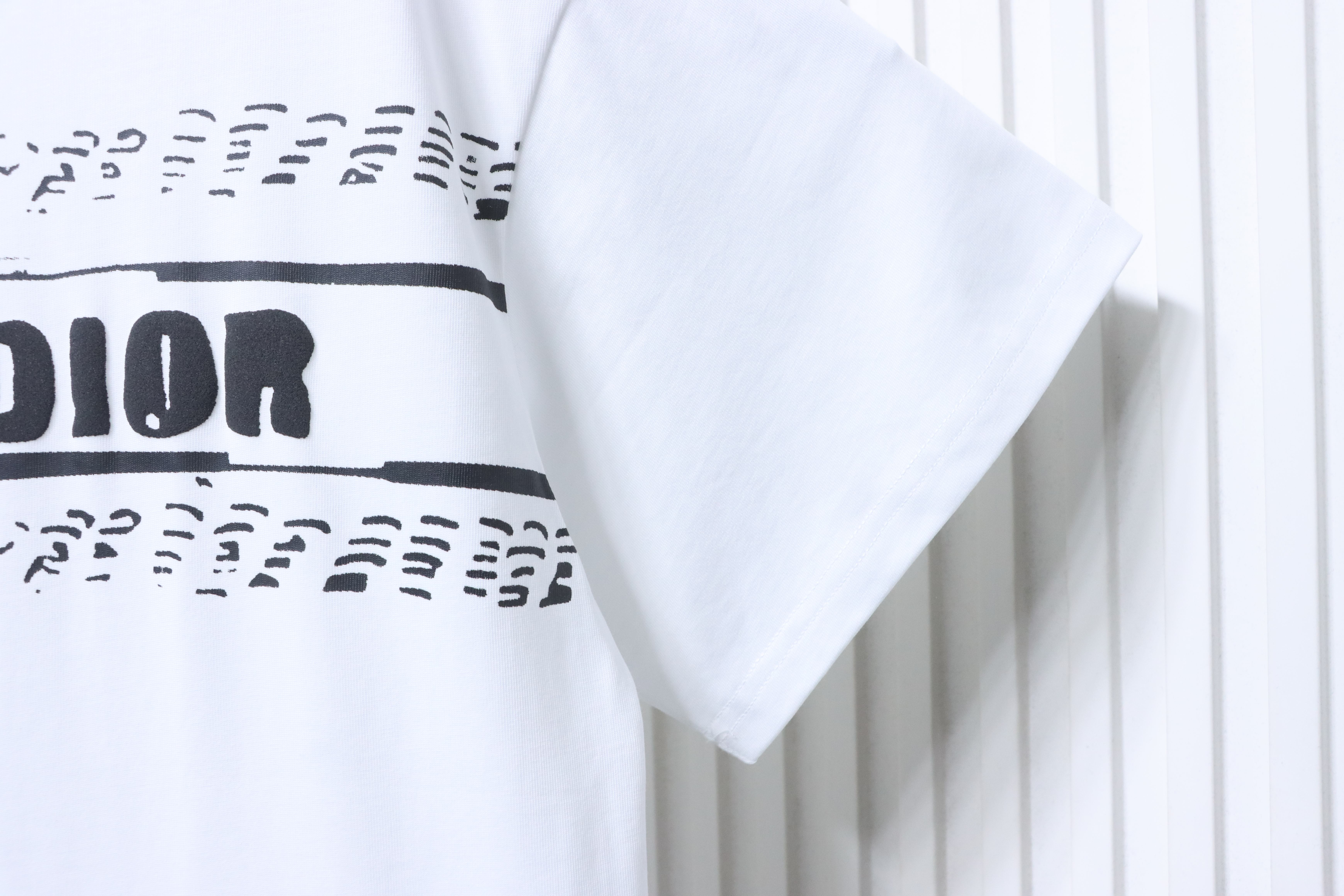 Dior 26SS Graffiti Letter T-Shirt White H150