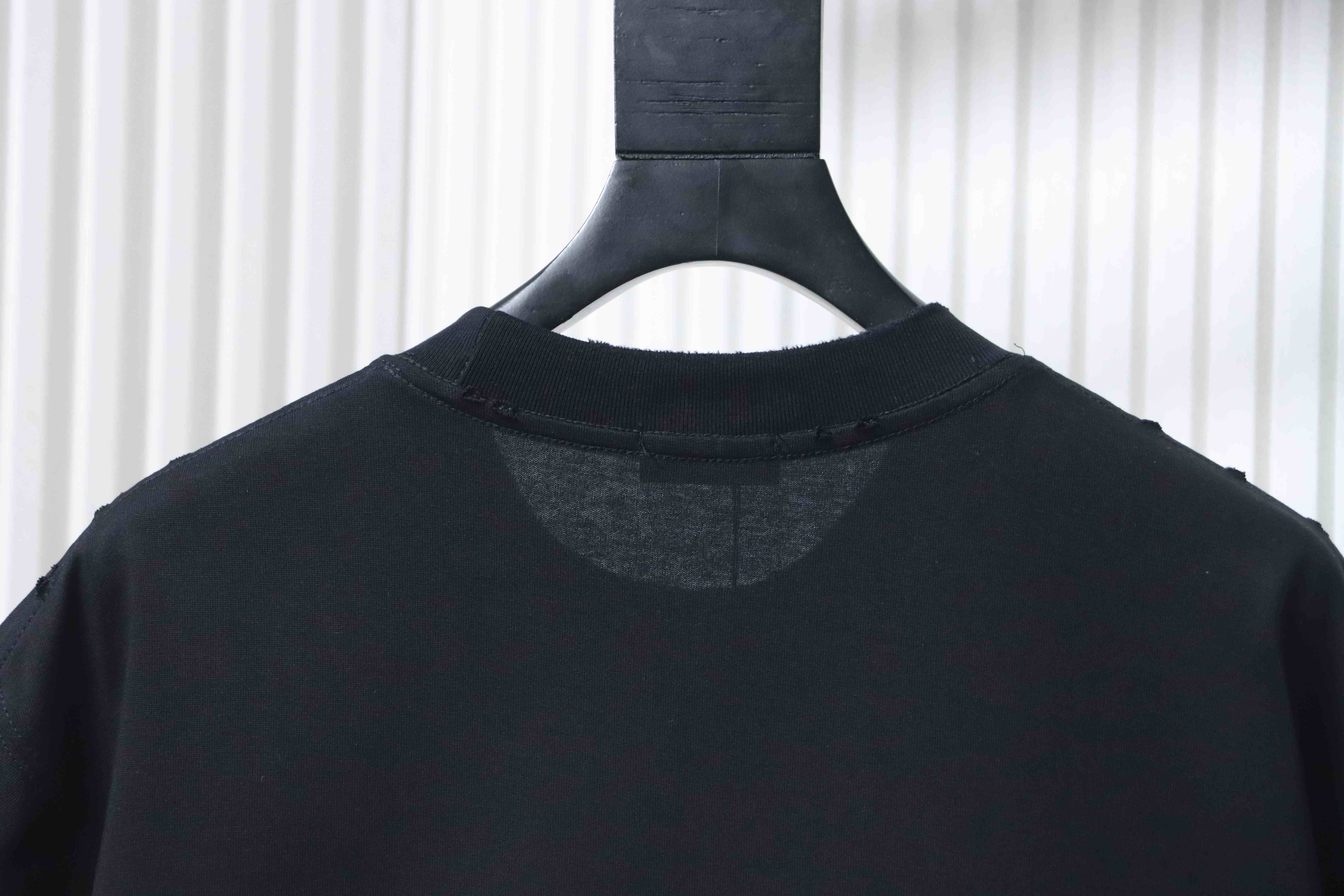 Dior Distressed Letter Embroidered T-Shirt Black H140