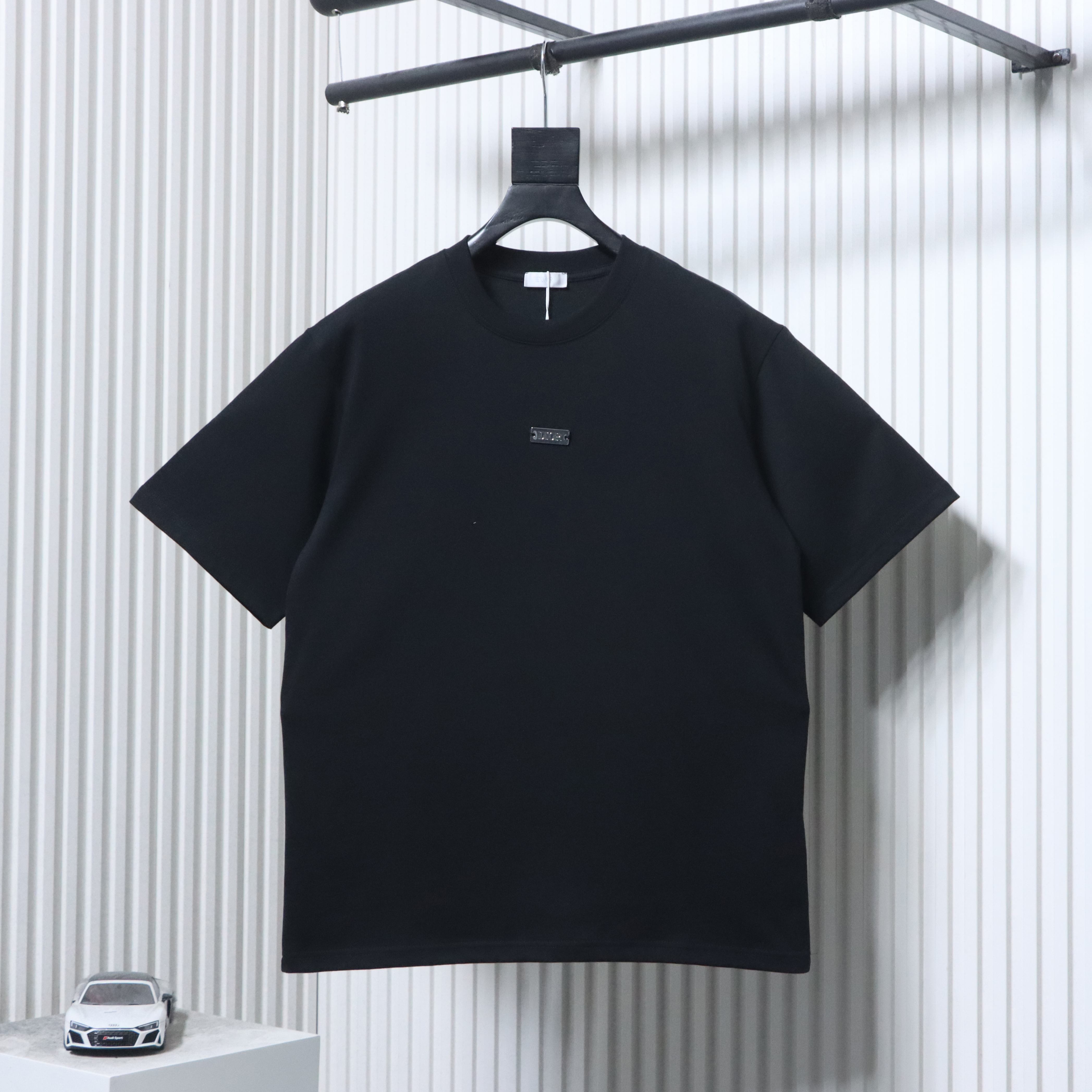 Dior Front Metal Logo T-Shirt Black H140