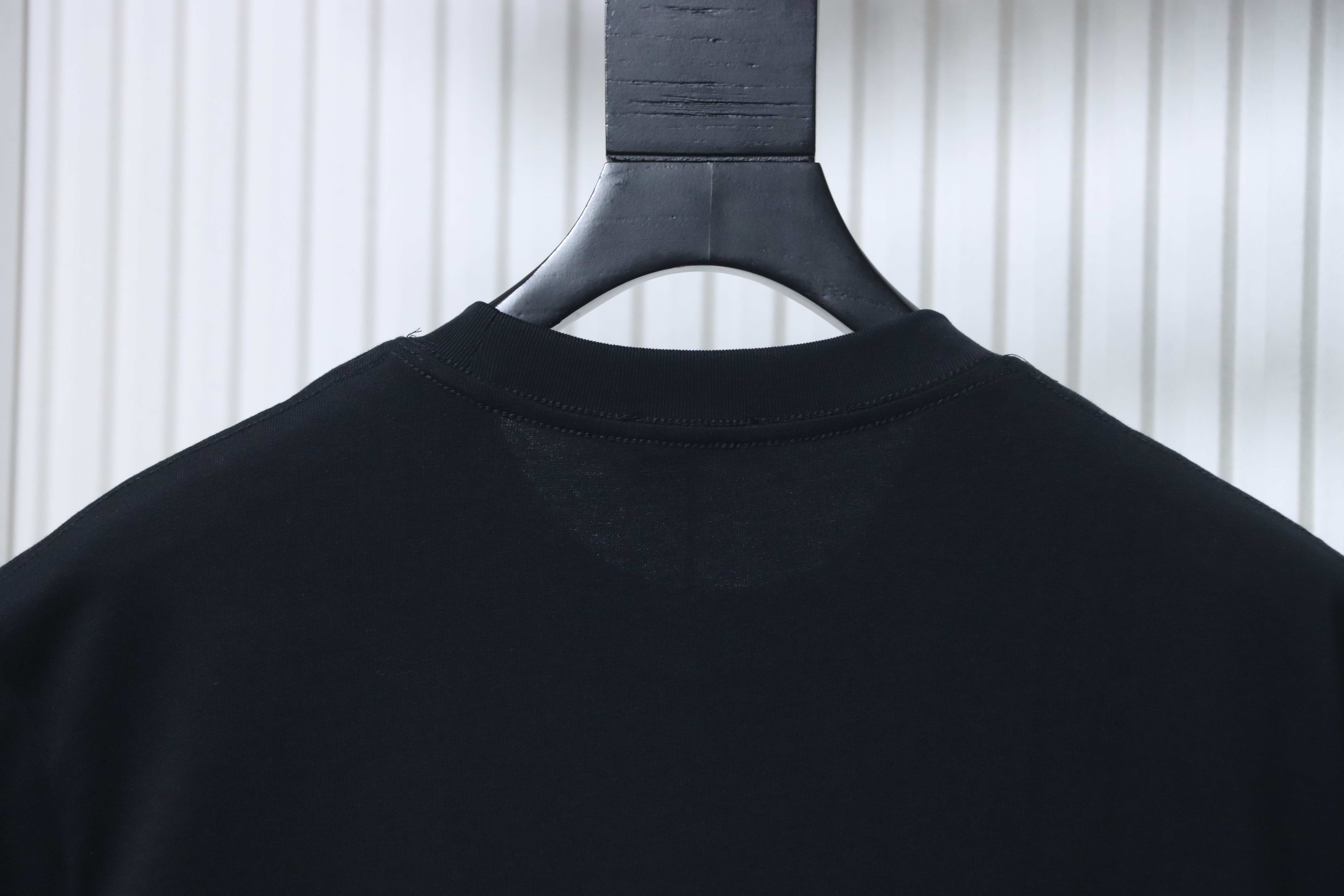 Dior Front Metal Logo T-Shirt Black H140