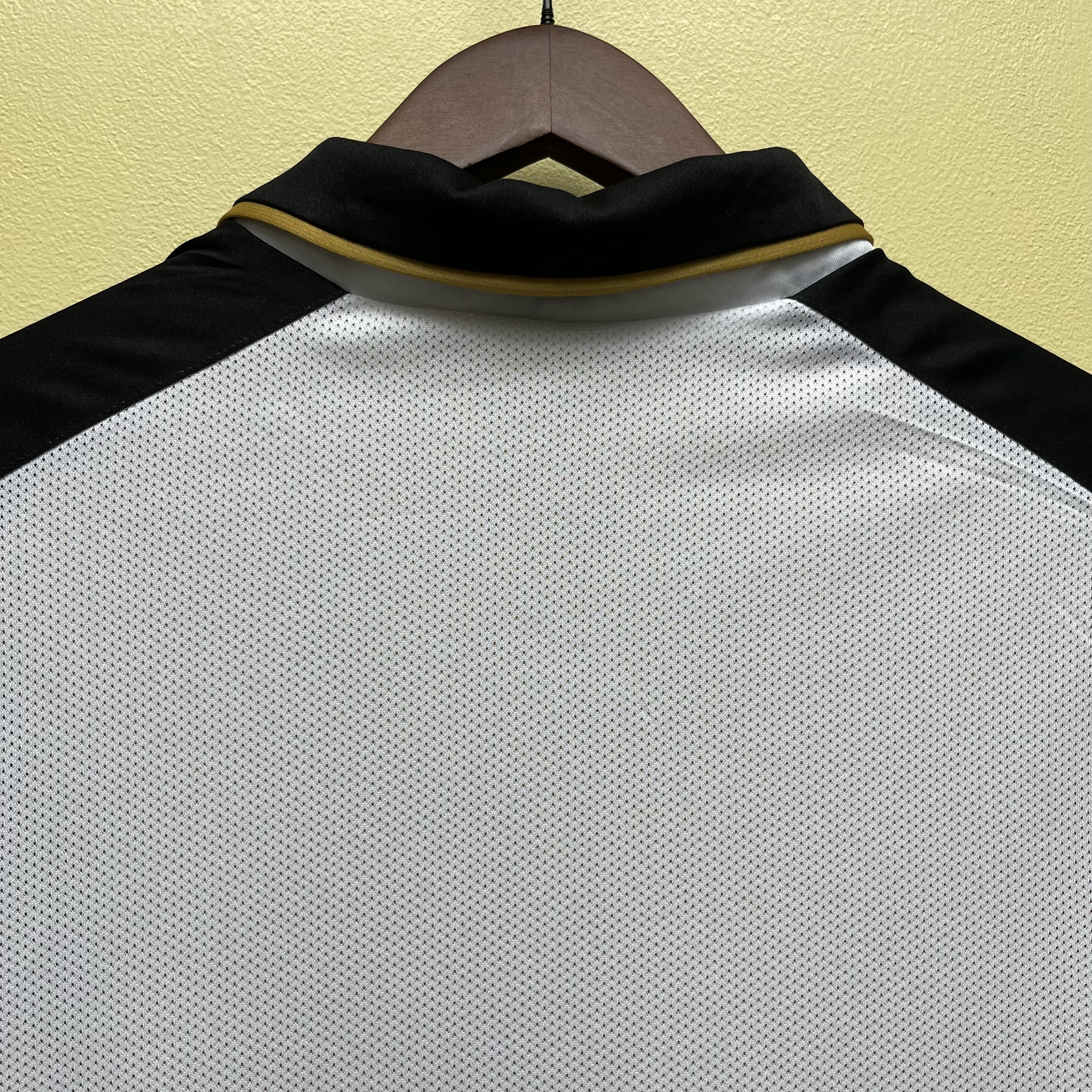 M-U 01/02 Retro Centennial Edition Black Gray, Gold