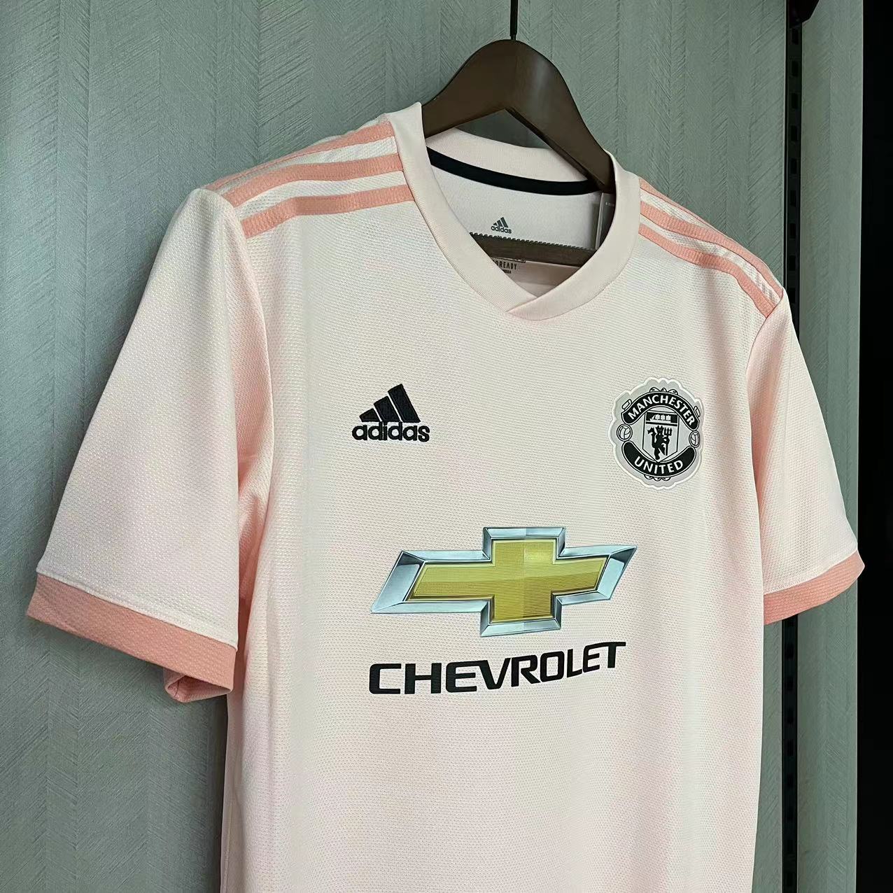 M-U 2018/19 away Retro