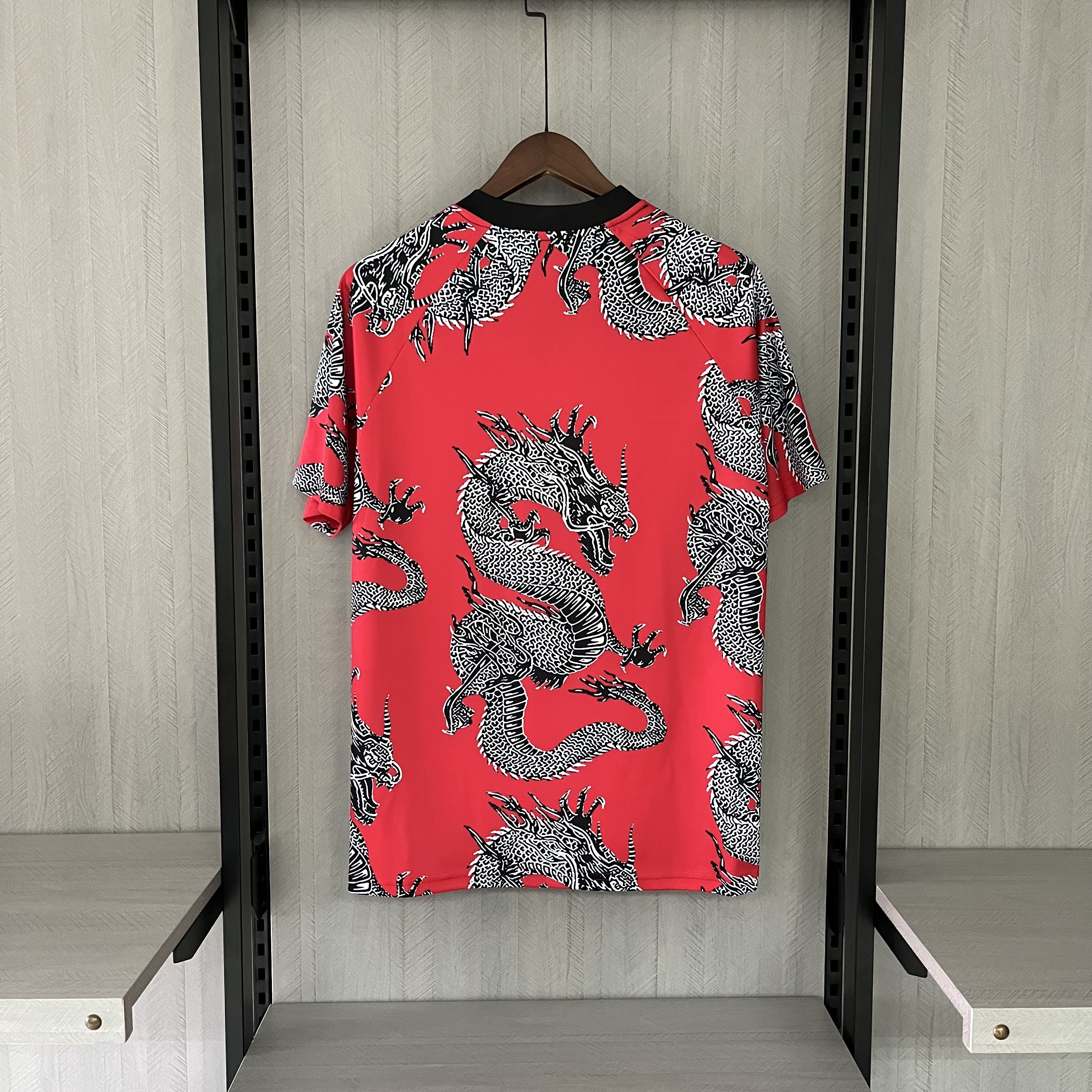 M-U 2019/20 Retro Chinese Dragon Red
