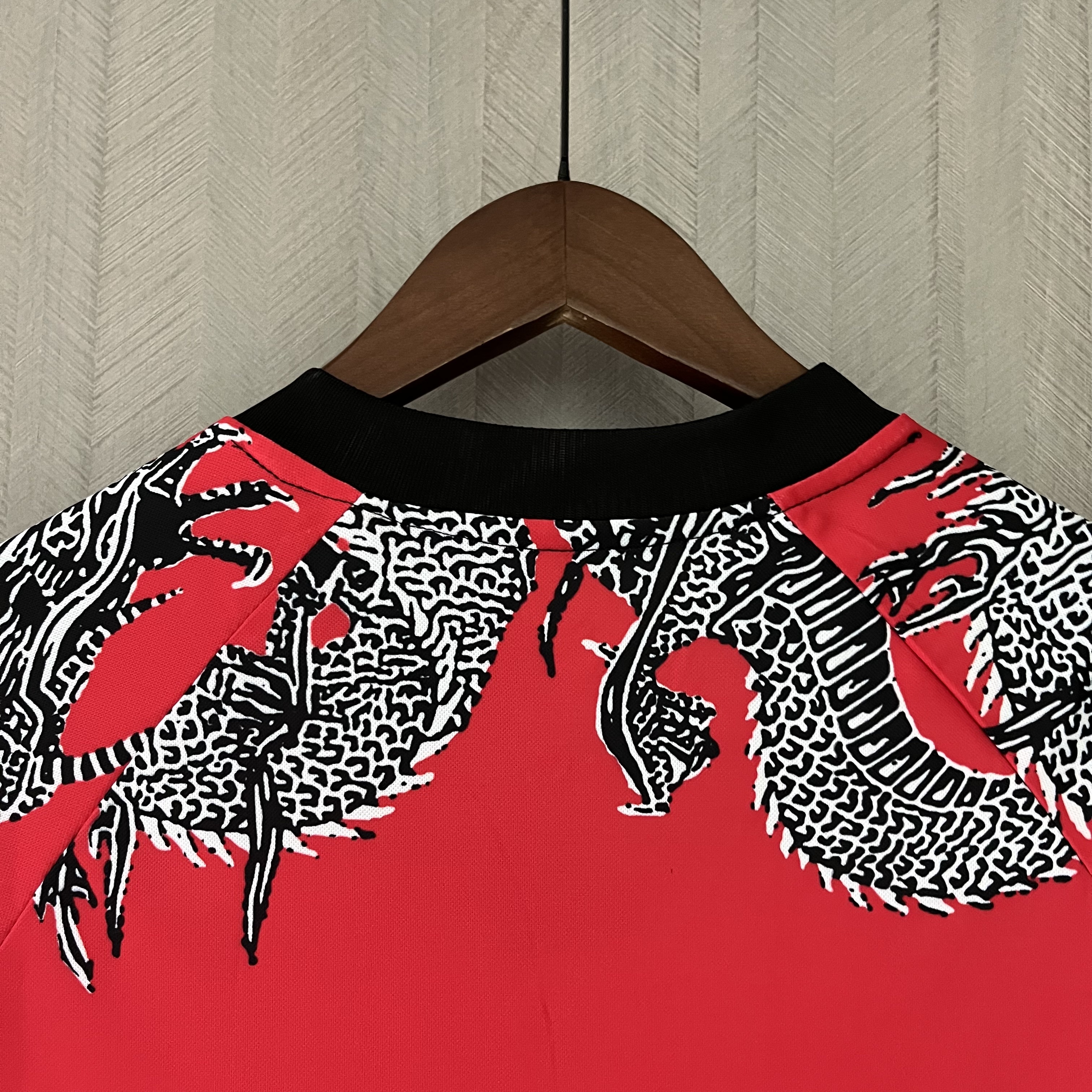 M-U 2019/20 Retro Chinese Dragon Red