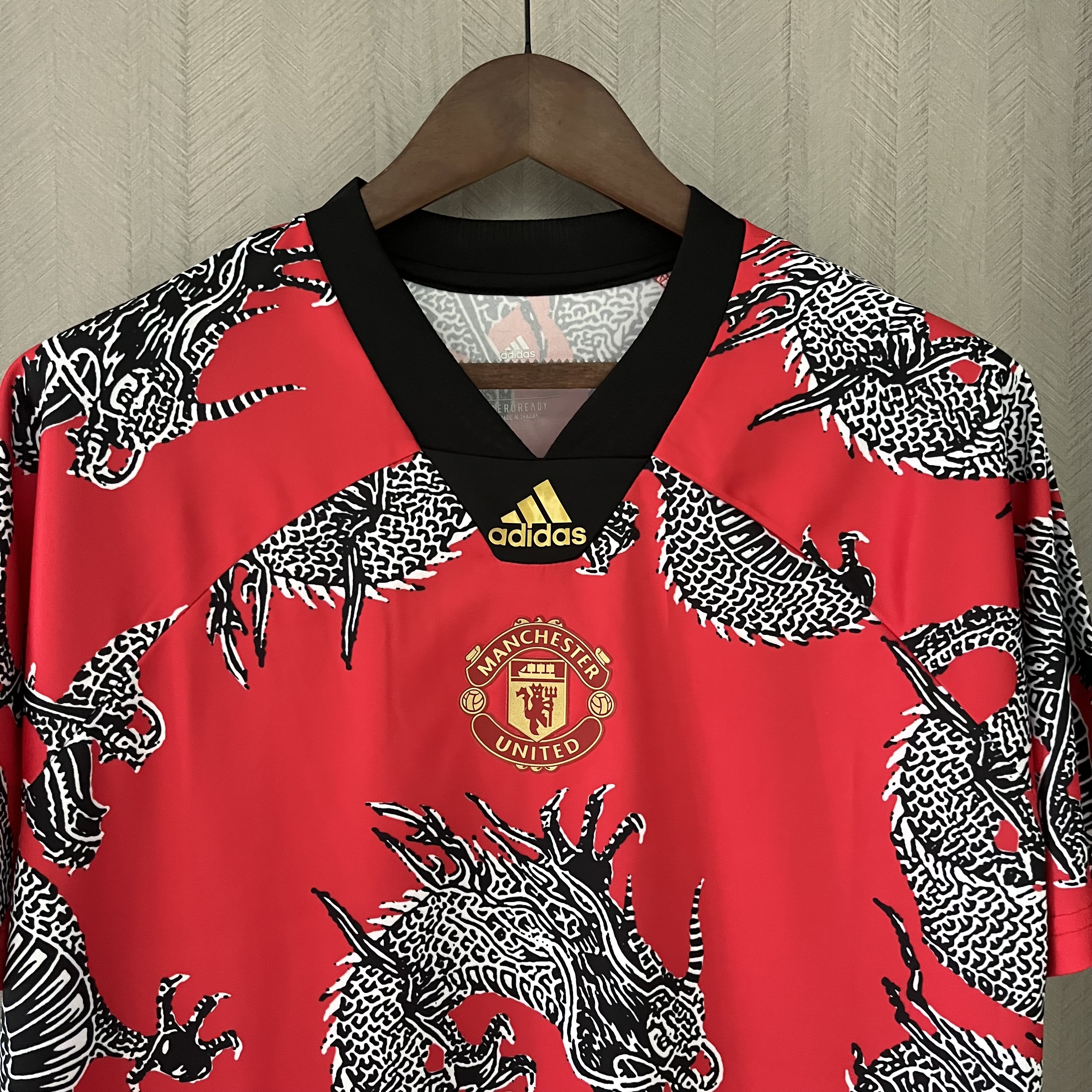 M-U 2019/20 Retro Chinese Dragon Red