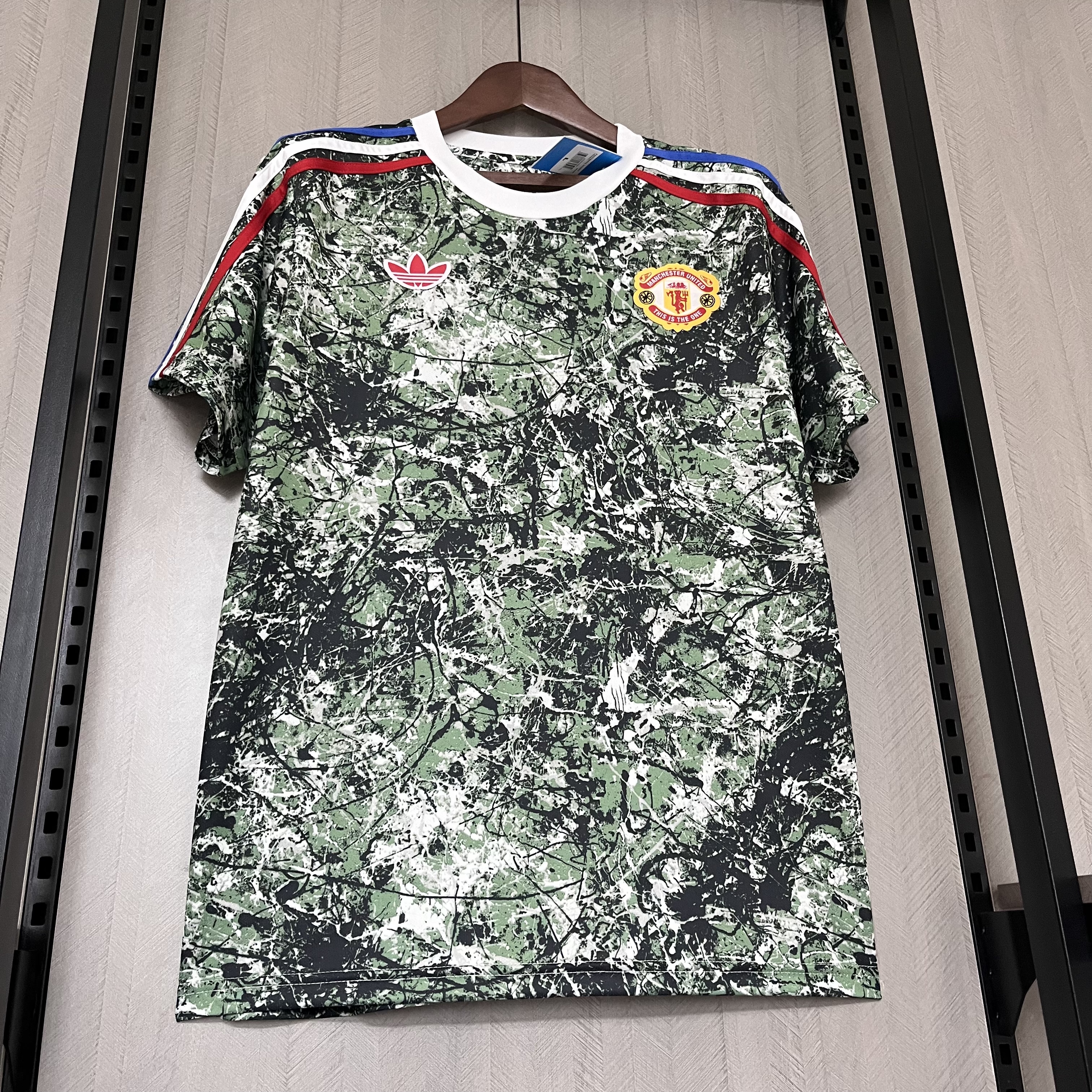 M-U 2024/25 joint version green 1:1