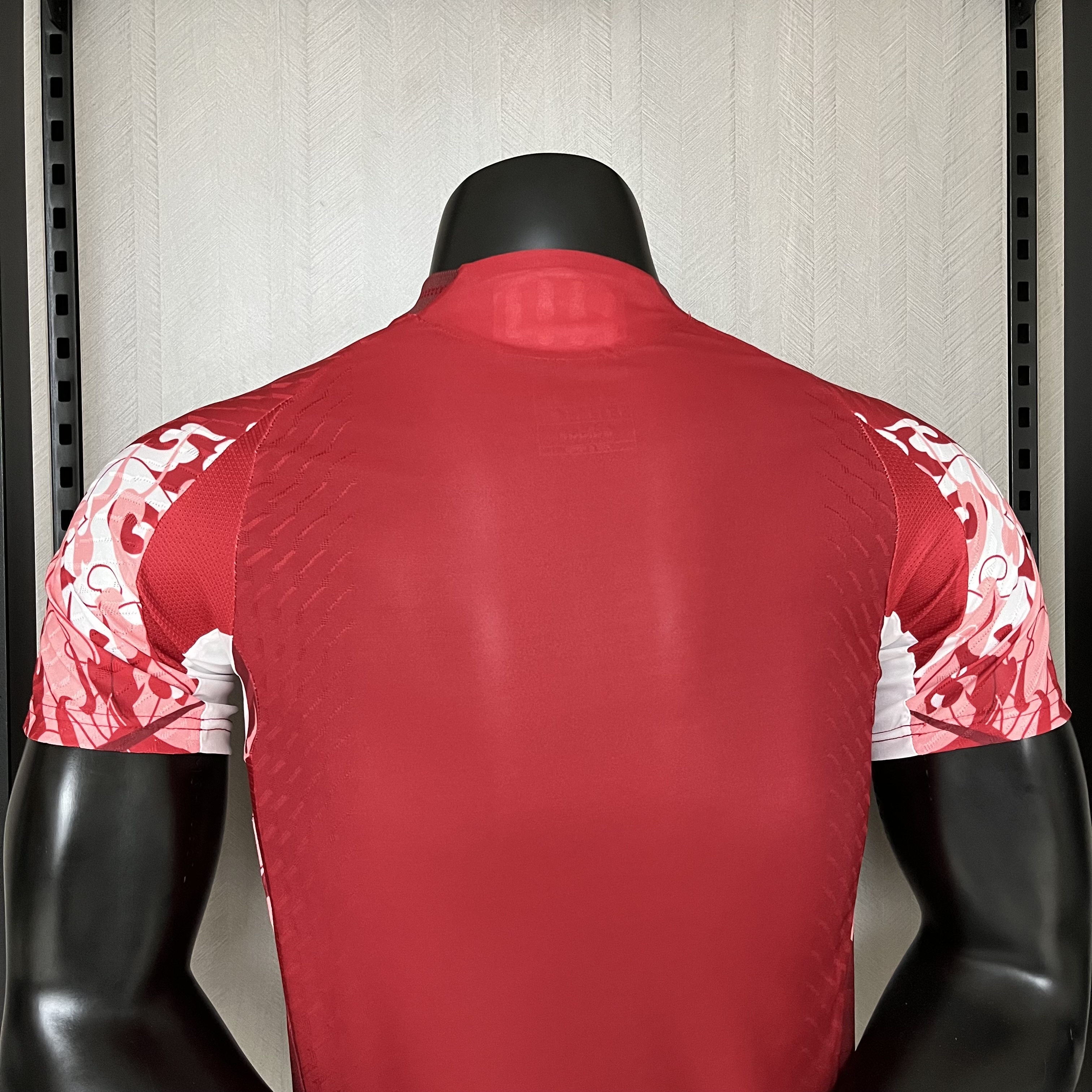 M-U 2024/25 player Special Edition Red