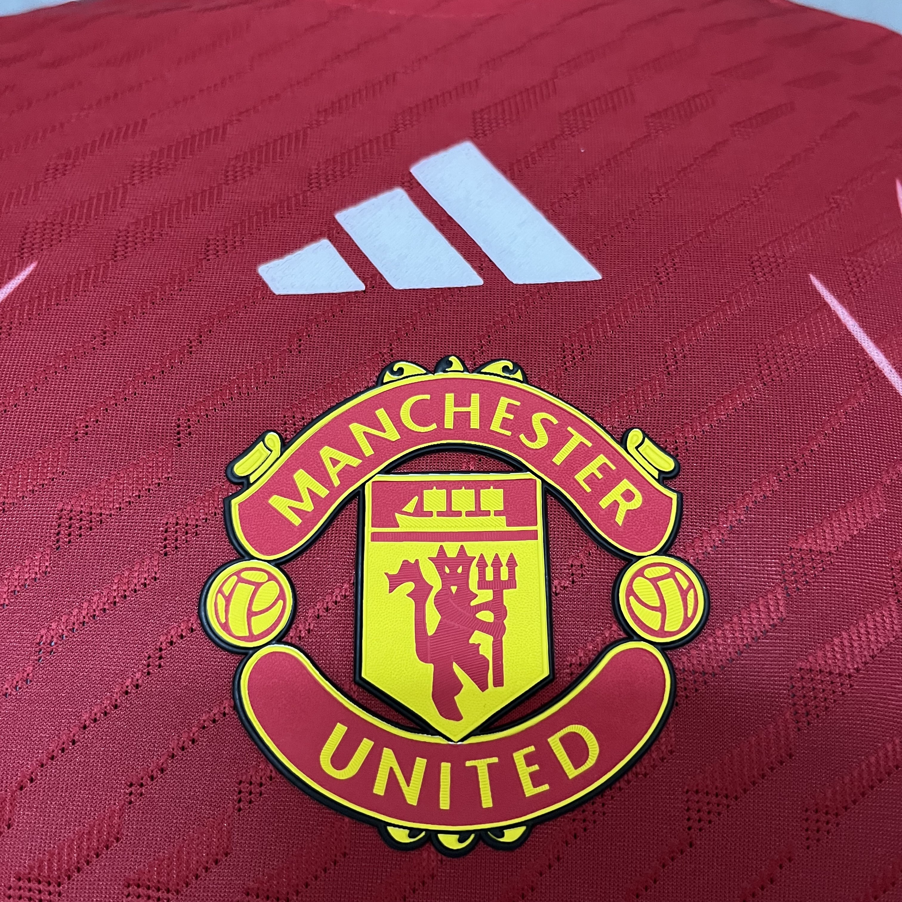 M-U 2024/25 player Special Edition Red