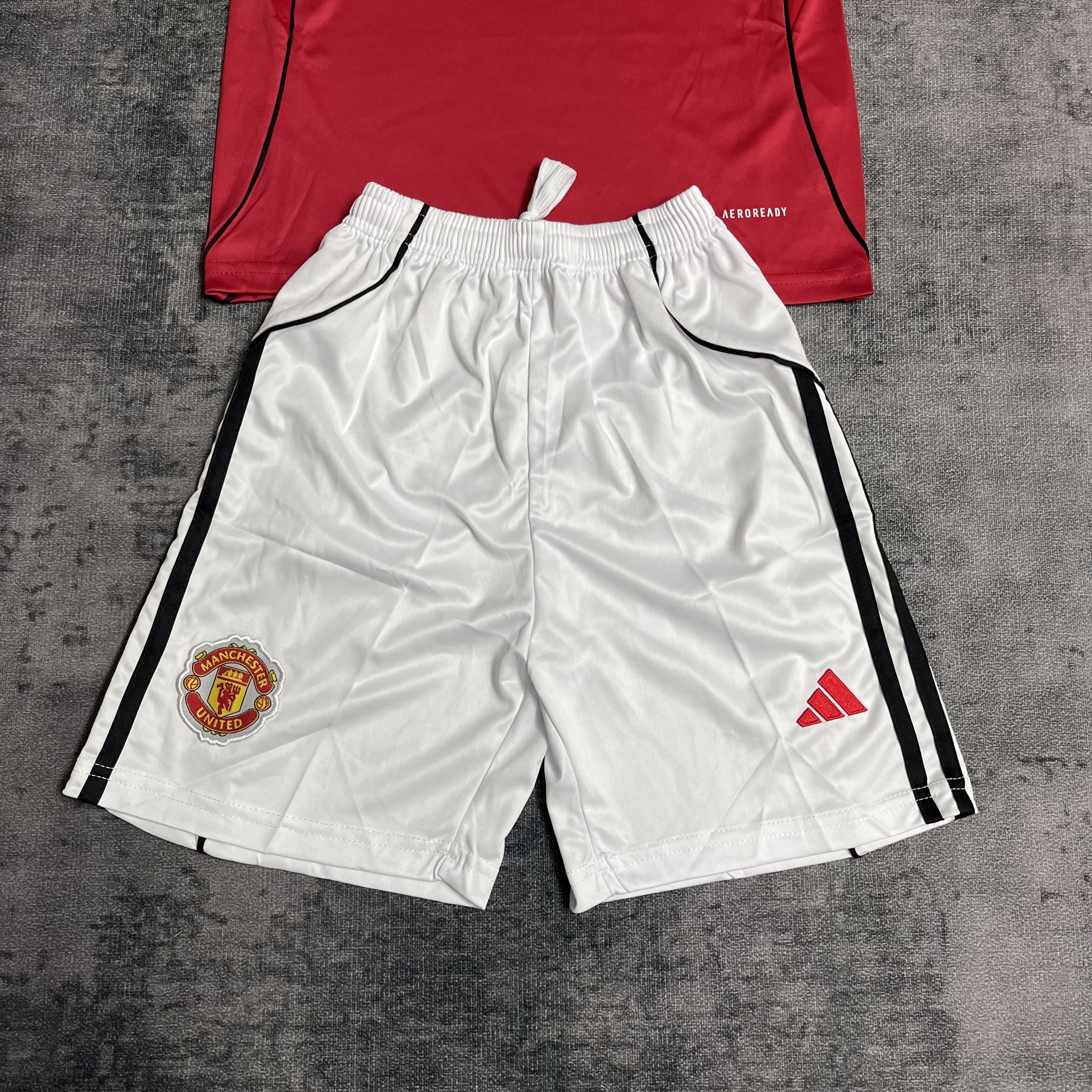 M-U 2025/26 kids home jersey