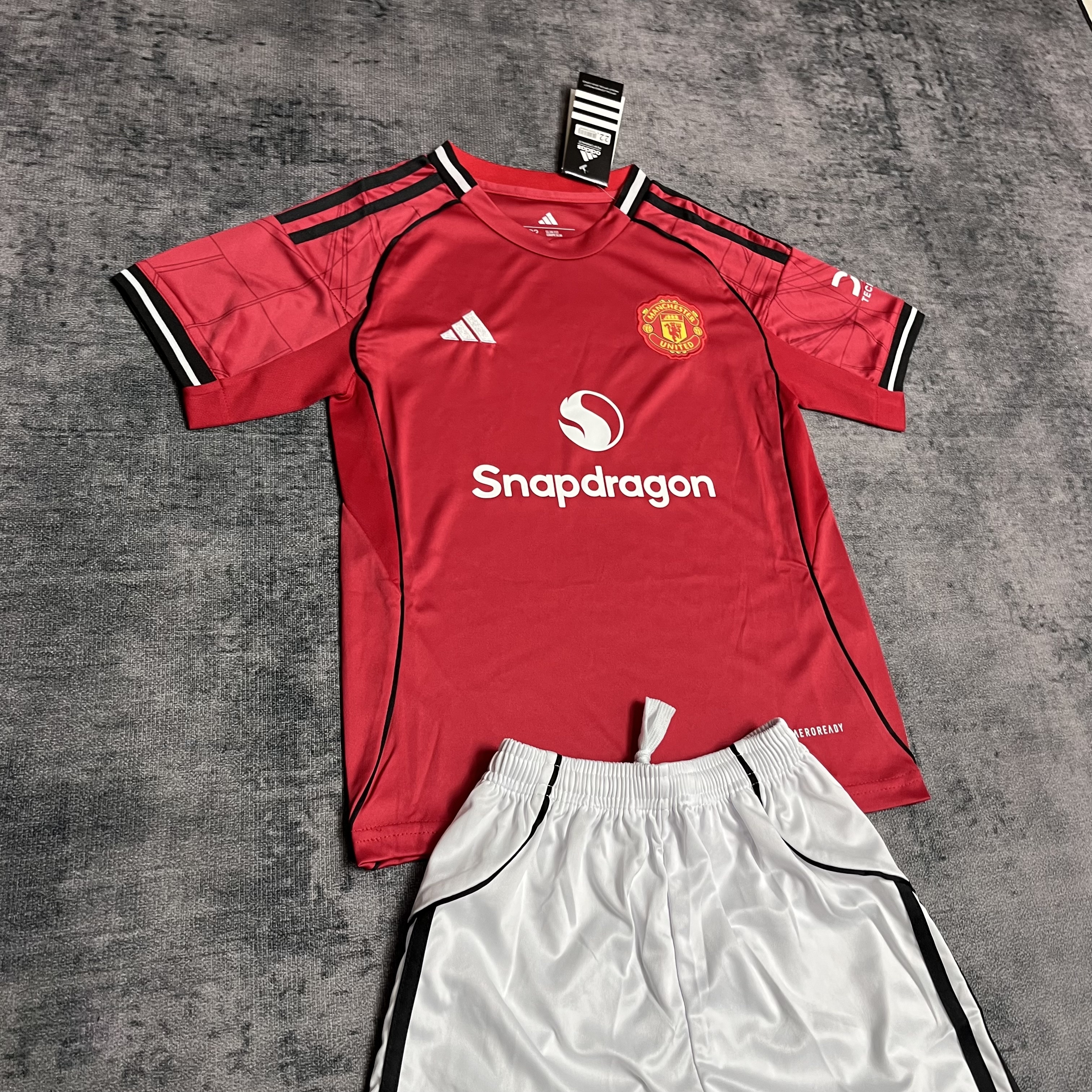 M-U 2025/26 kids home jersey