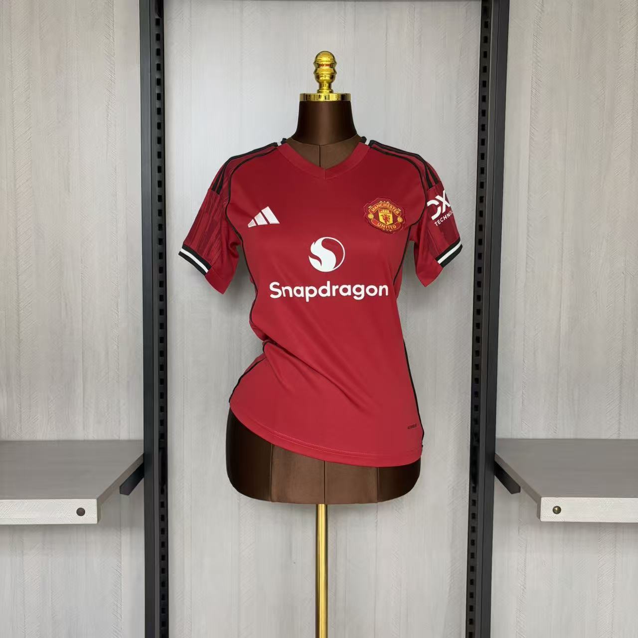 M-U 2025/26 women's home Jersey