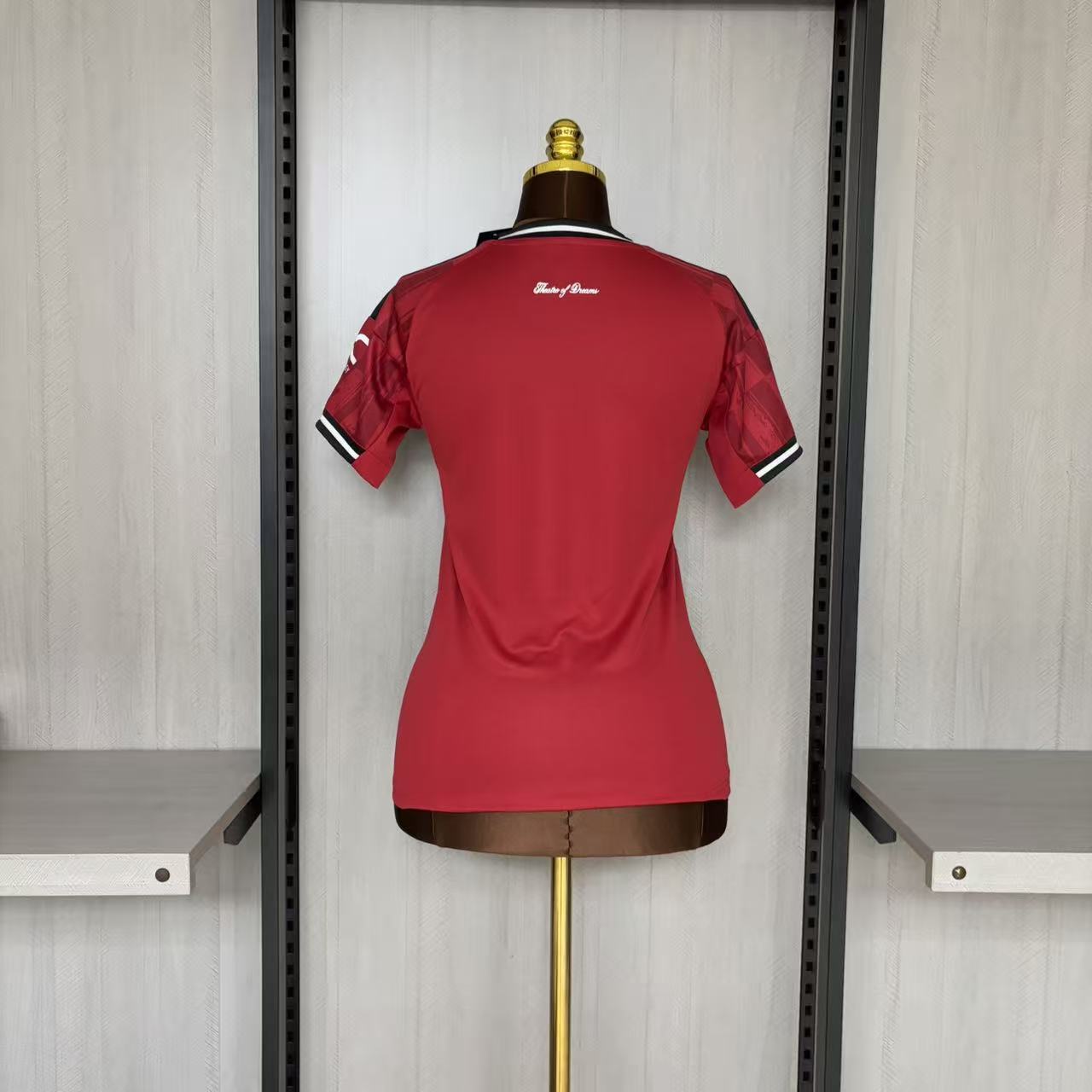M-U 2025/26 women's home Jersey