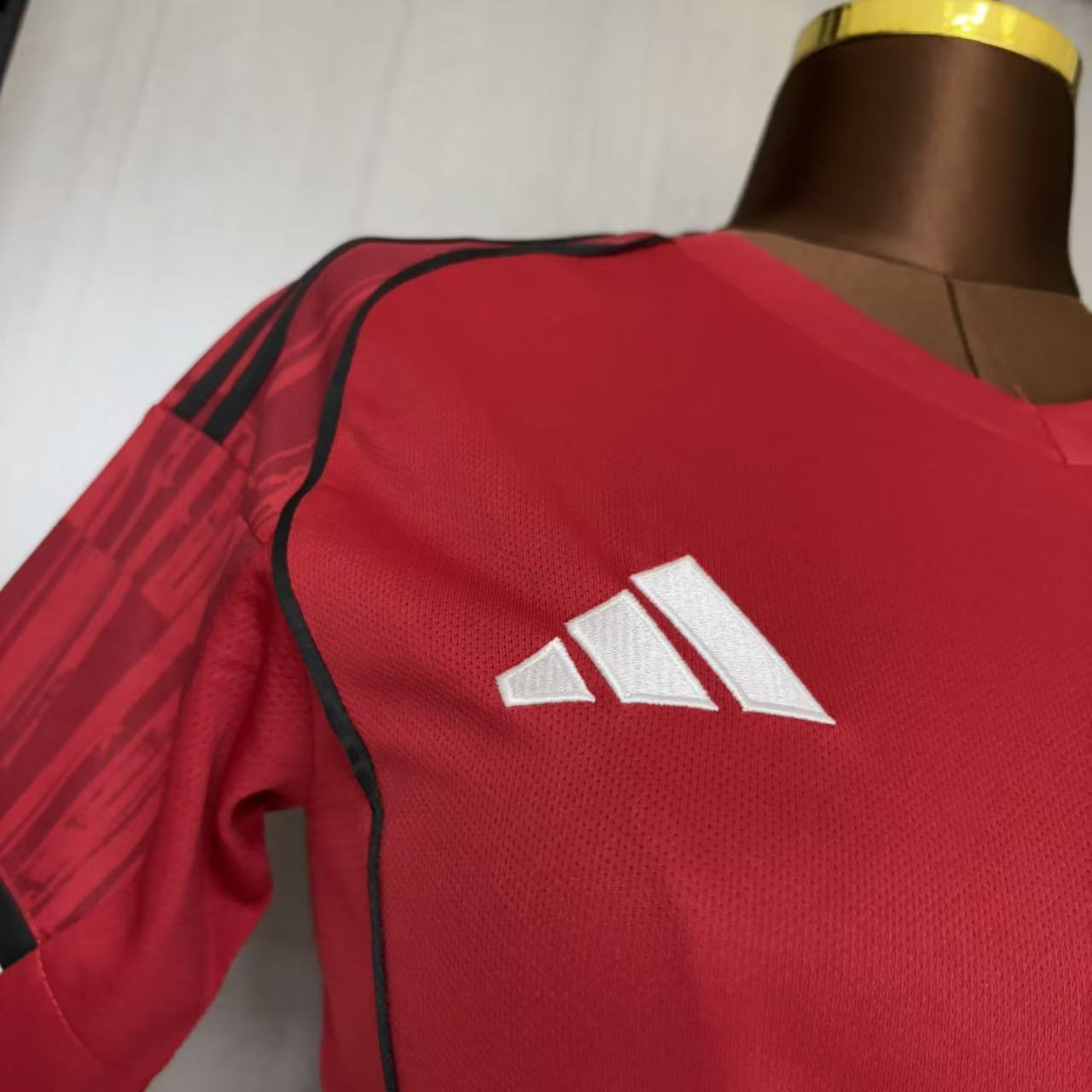 M-U 2025/26 women's home Jersey