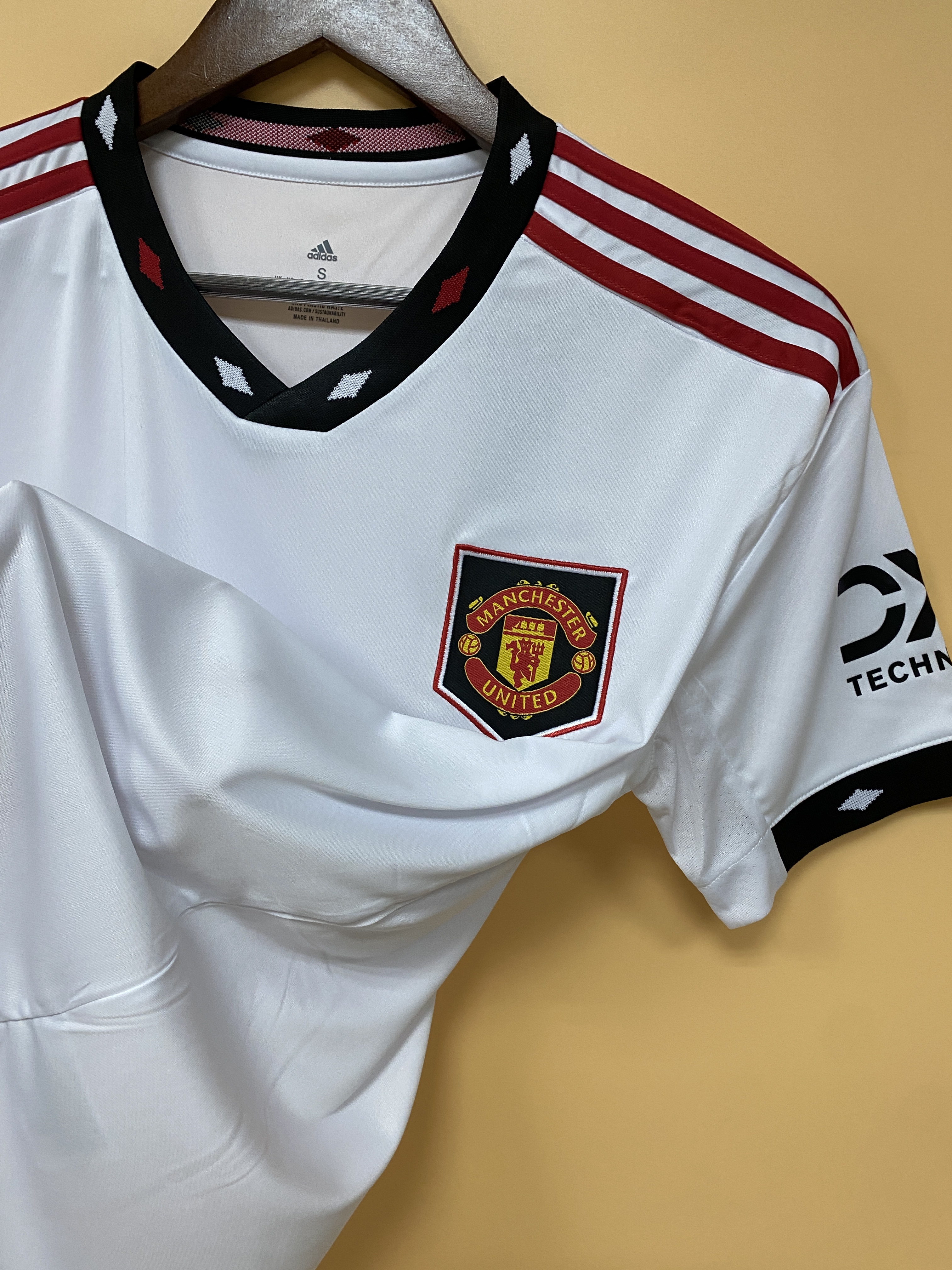 M-U 22/23 away