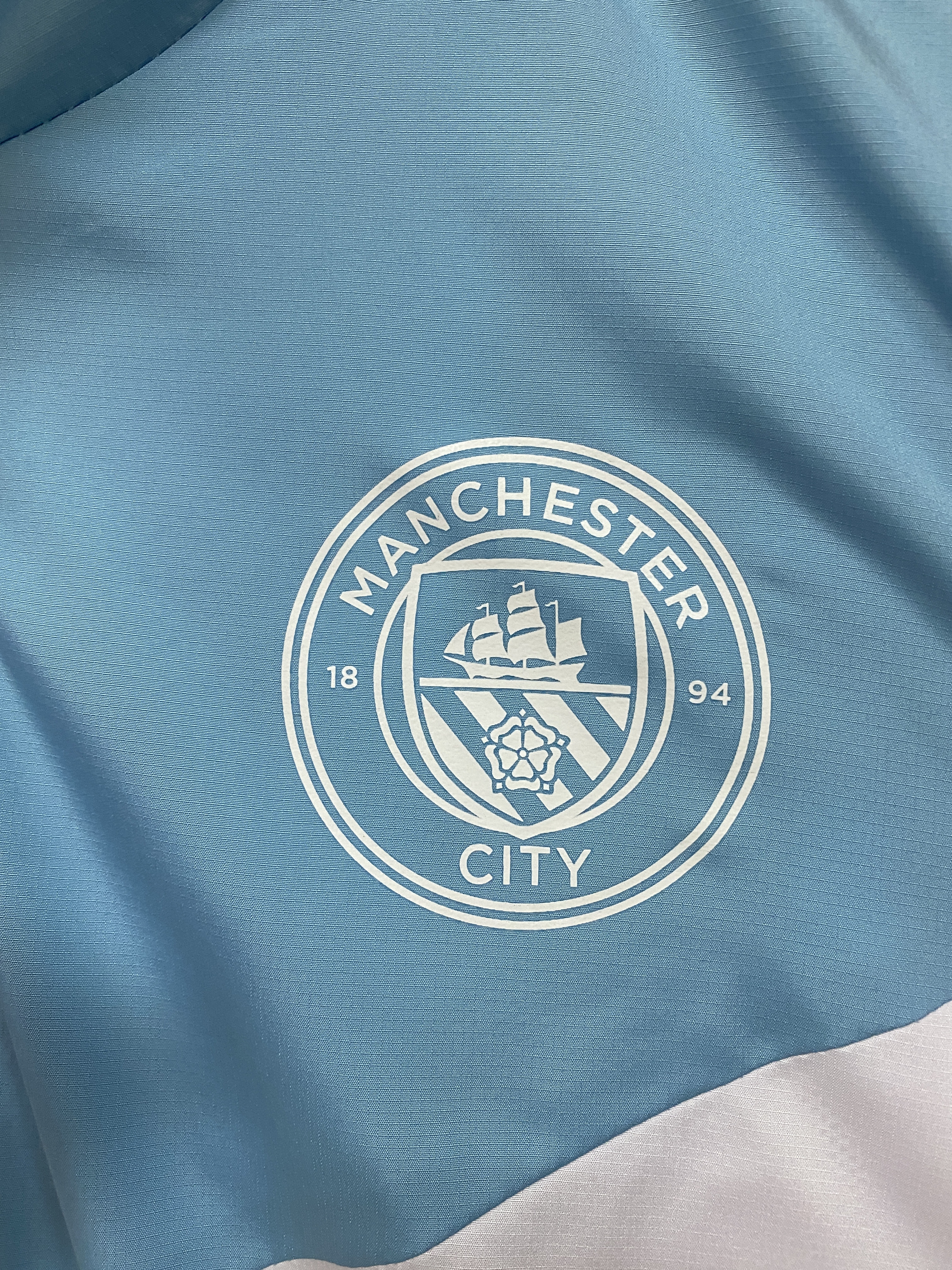 Manchester City 21/22 Windbreaker Blue and White
