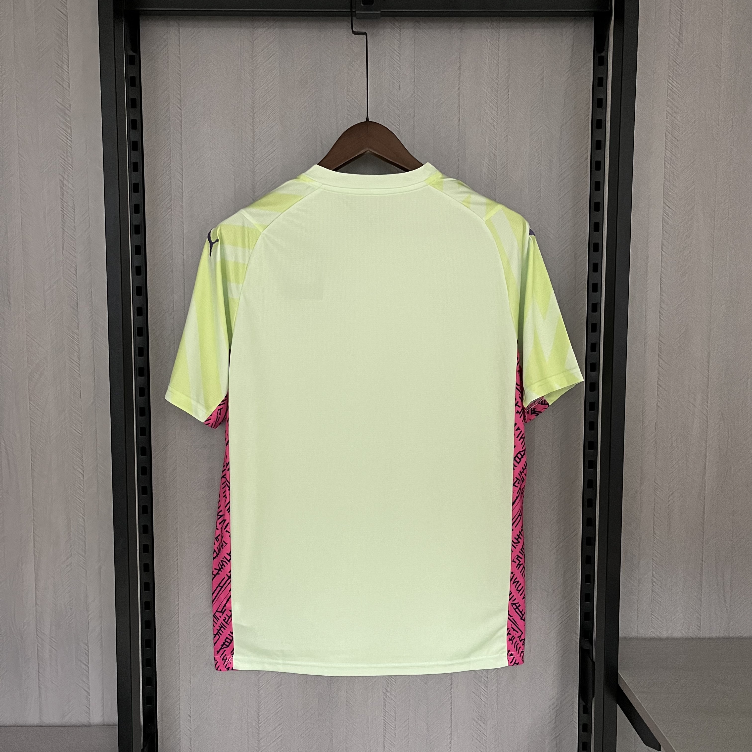 Manchester City 23/24 Goalkeeper Short Sleeve Fluorescent Green Jersey