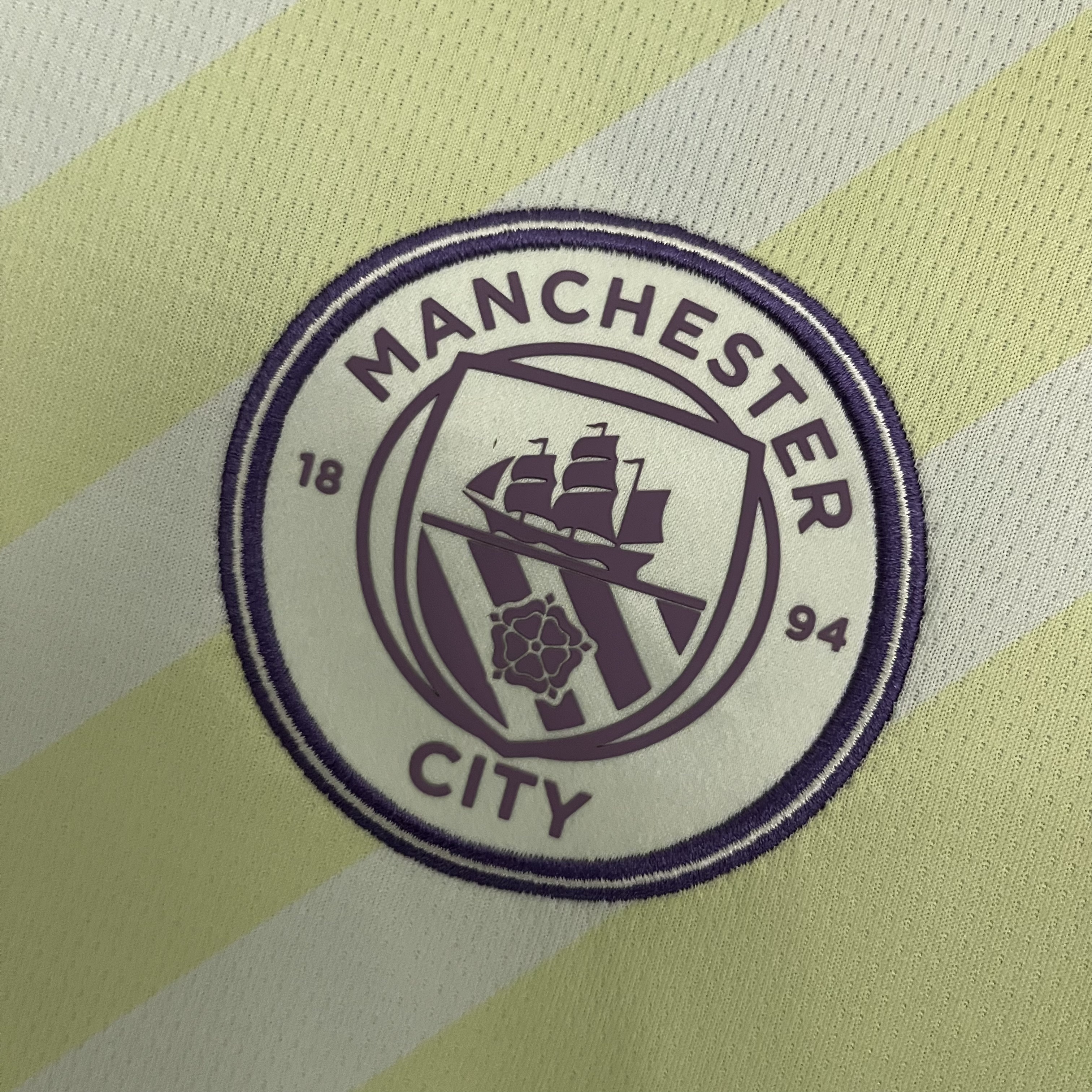 Manchester City 23/24 Goalkeeper Short Sleeve Fluorescent Green Jersey