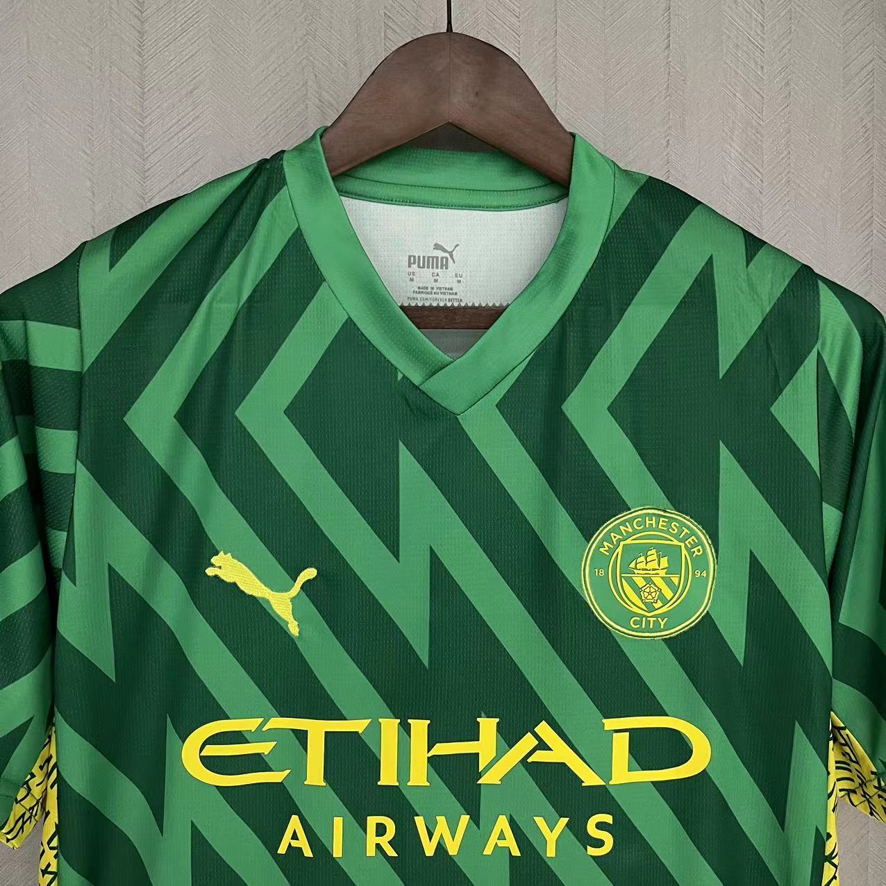 Manchester City 23/24 Goalkeeper Short Sleeve Green Jersey