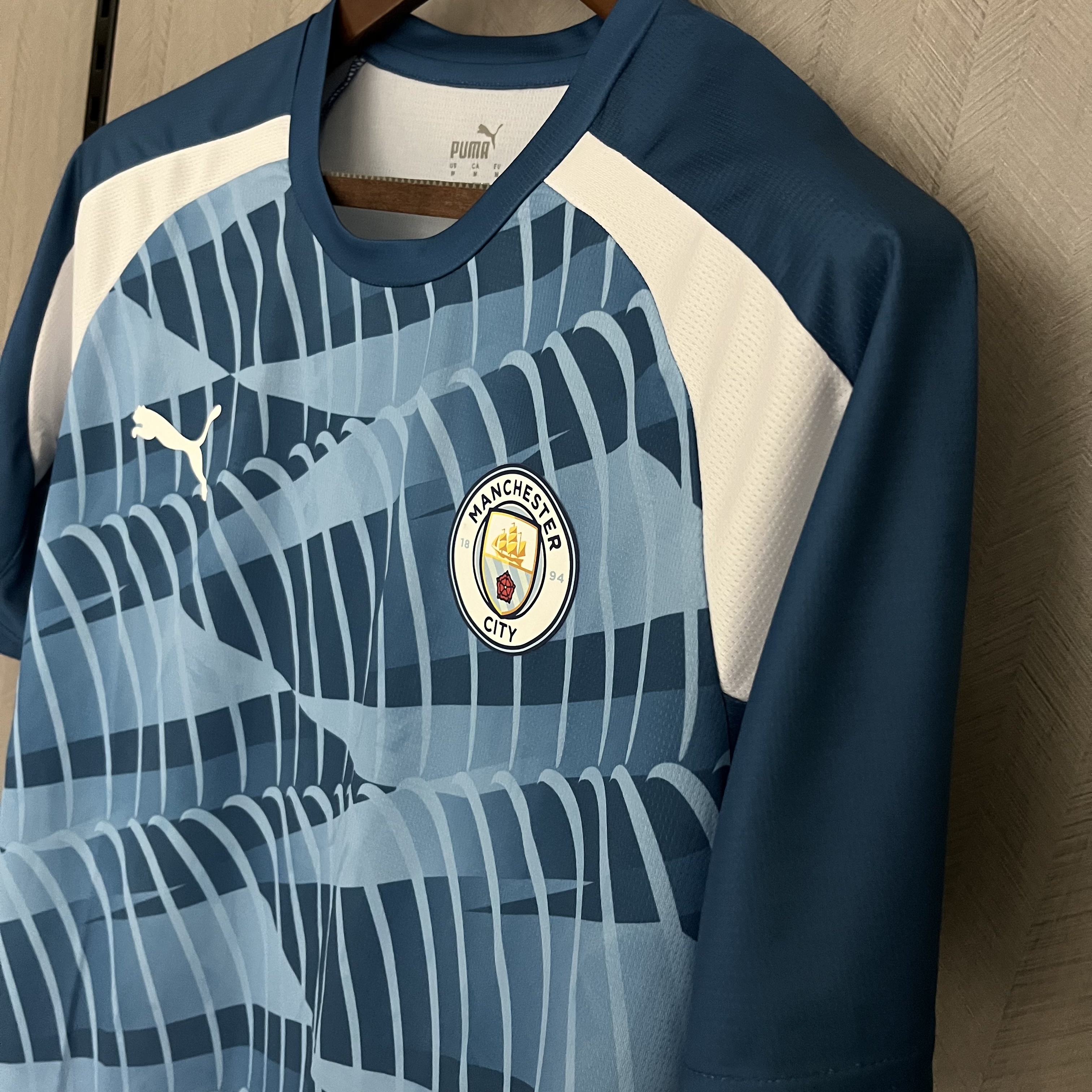 Manchester City 23/24 Training Short Sleeve Blue Jersey
