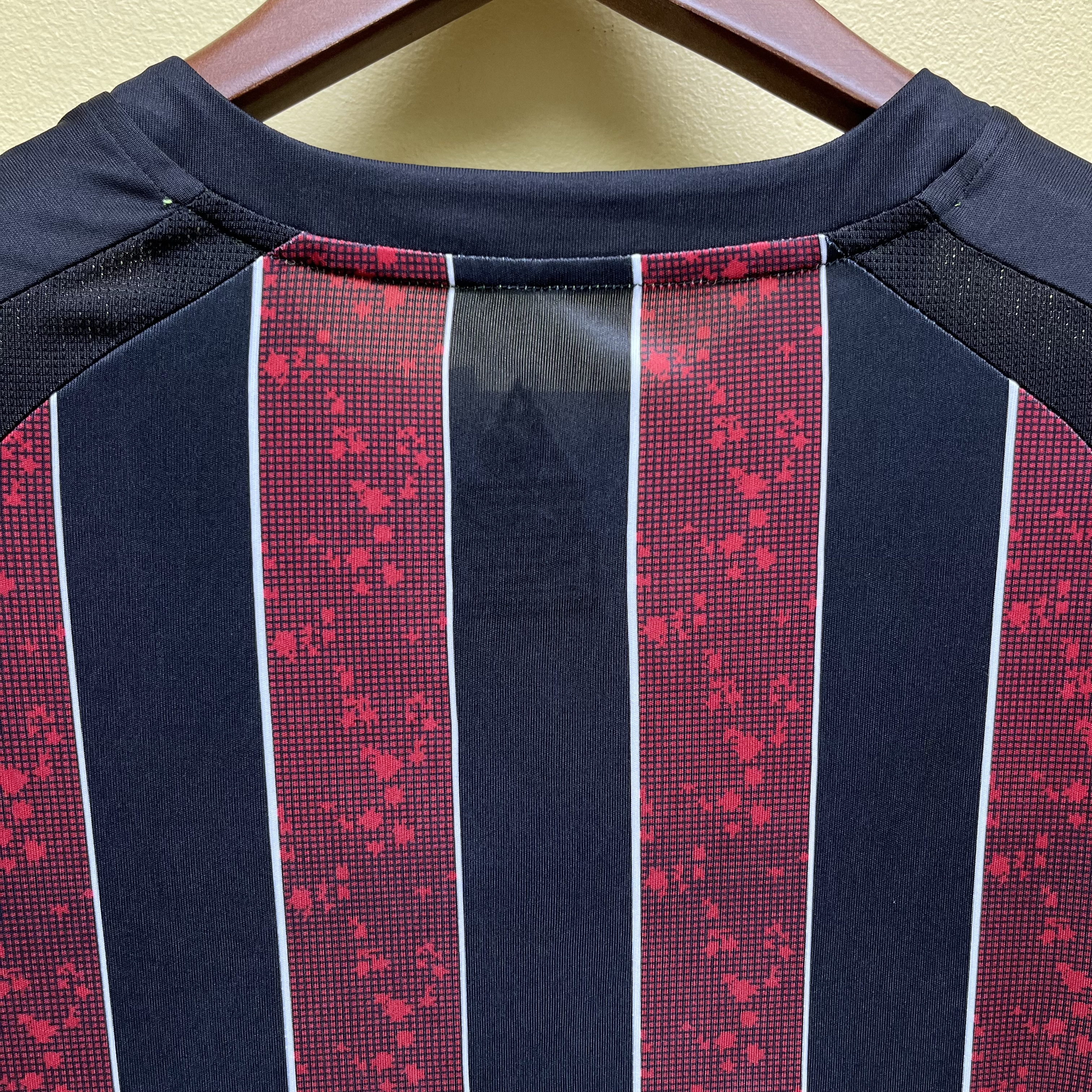 Manchester City Retro 08/09 Fan Short Sleeve Away Jersey