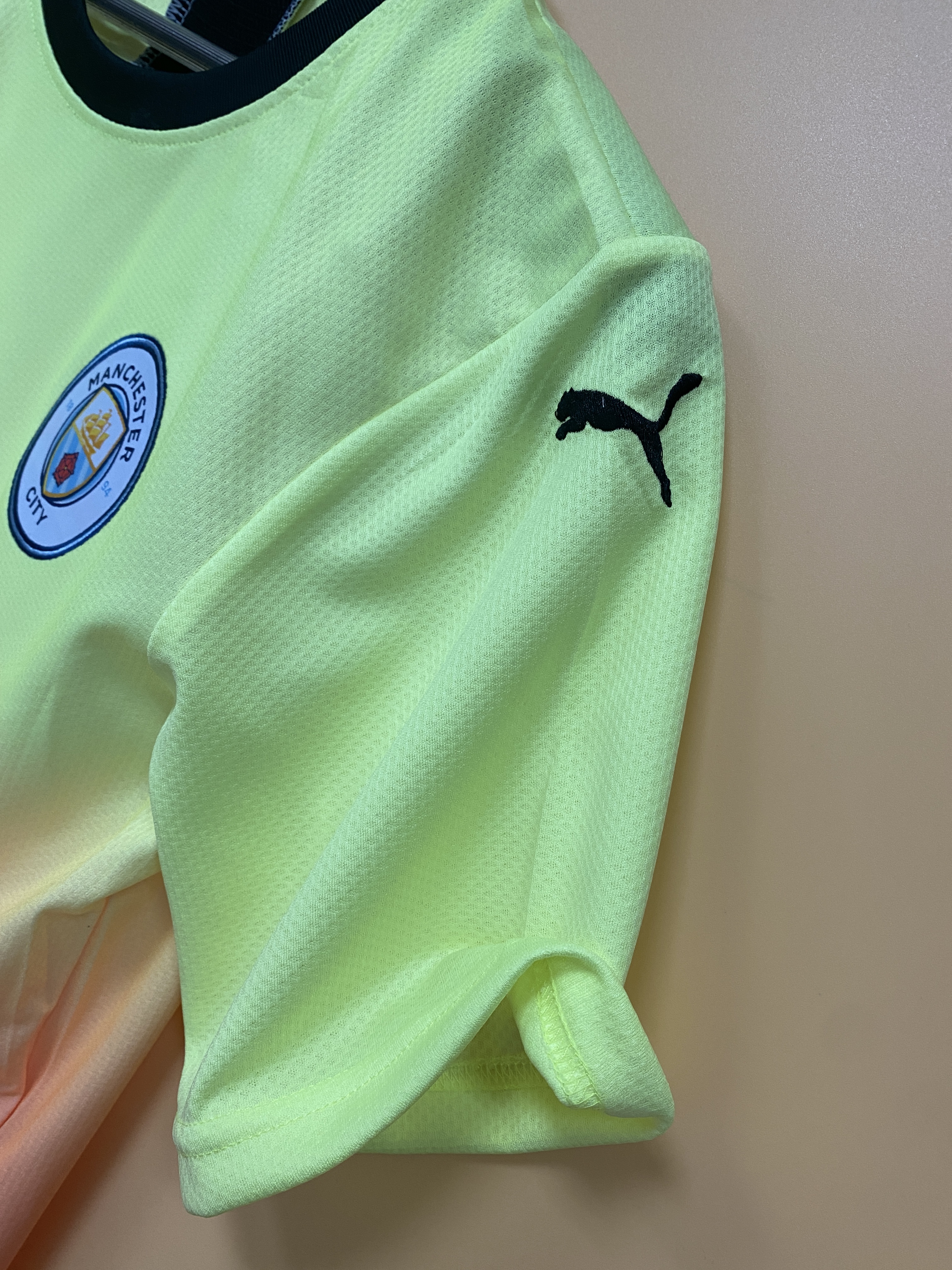 Manchester City Retro 19/20 Fan Short Sleeve 2nd Away Jersey