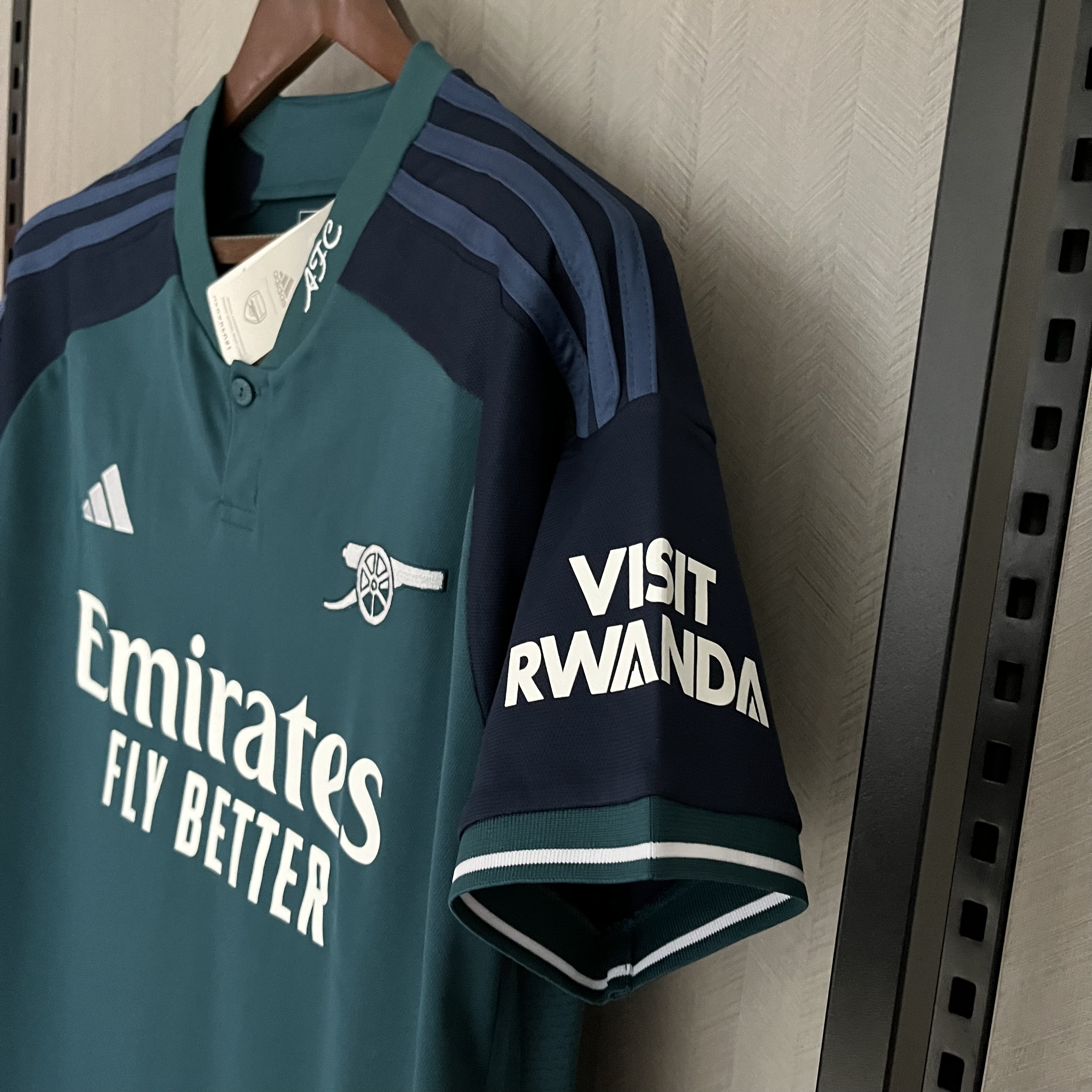 Arsenal 2023/24 Mens Away Design 2 Jersey