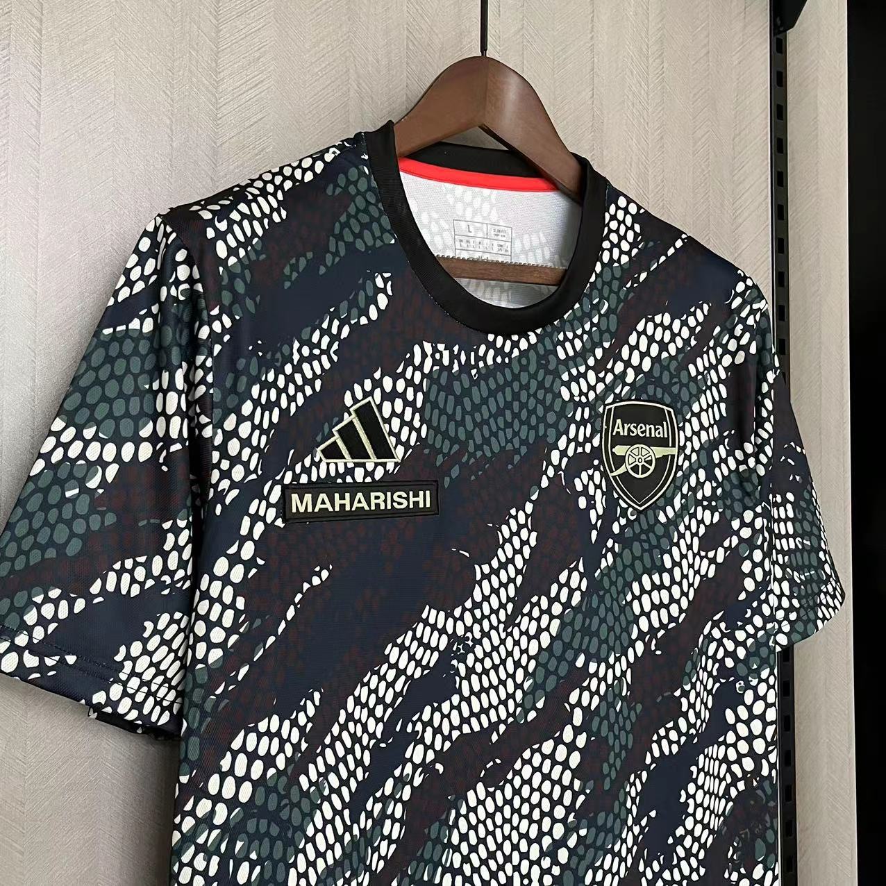 Arsenal 2023/24 Mens Pre-Match Training Suit