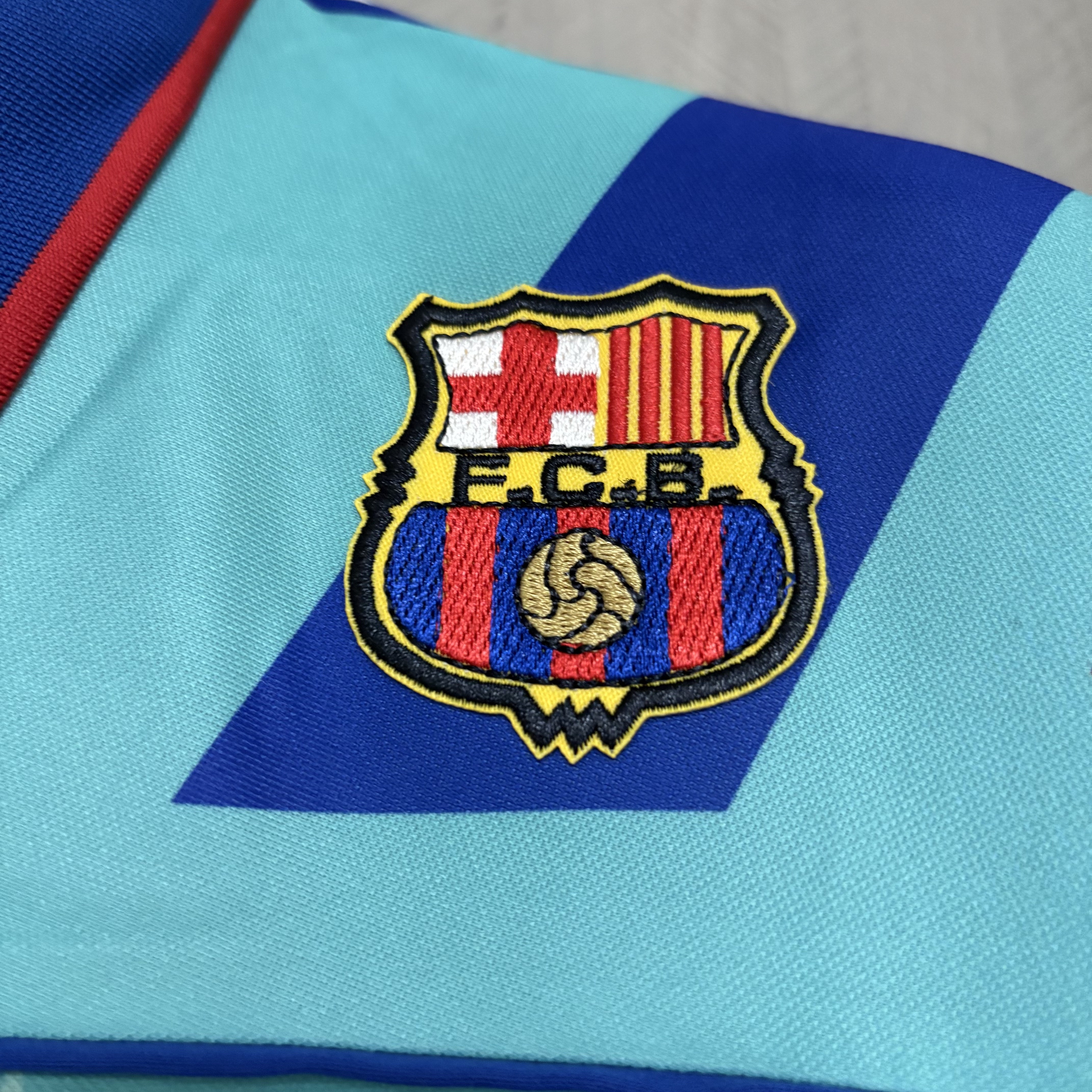 Barcelona 1992/95 Men's Retro Away Jersey