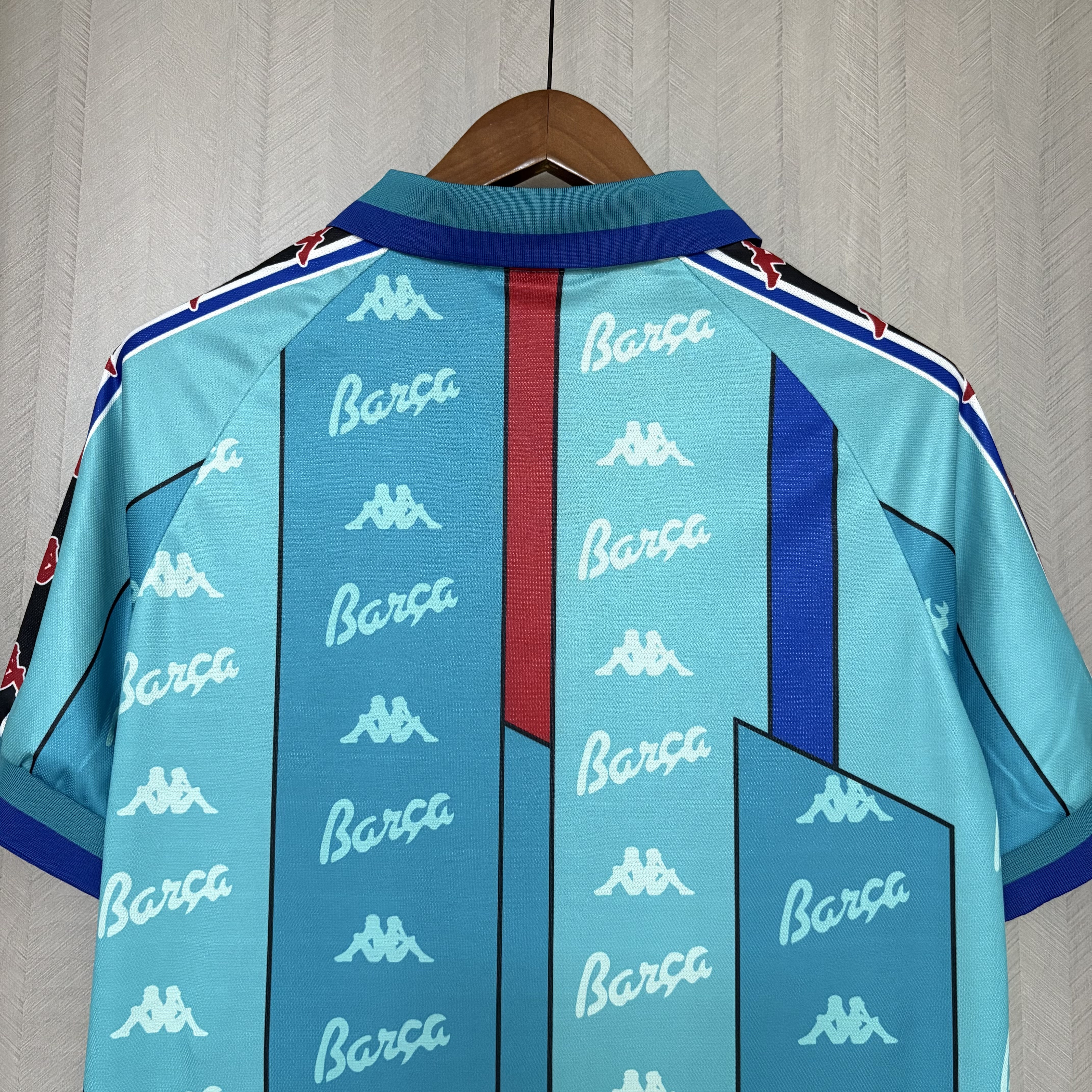 Barcelona 1995/97 Men's Retro Away Jersey
