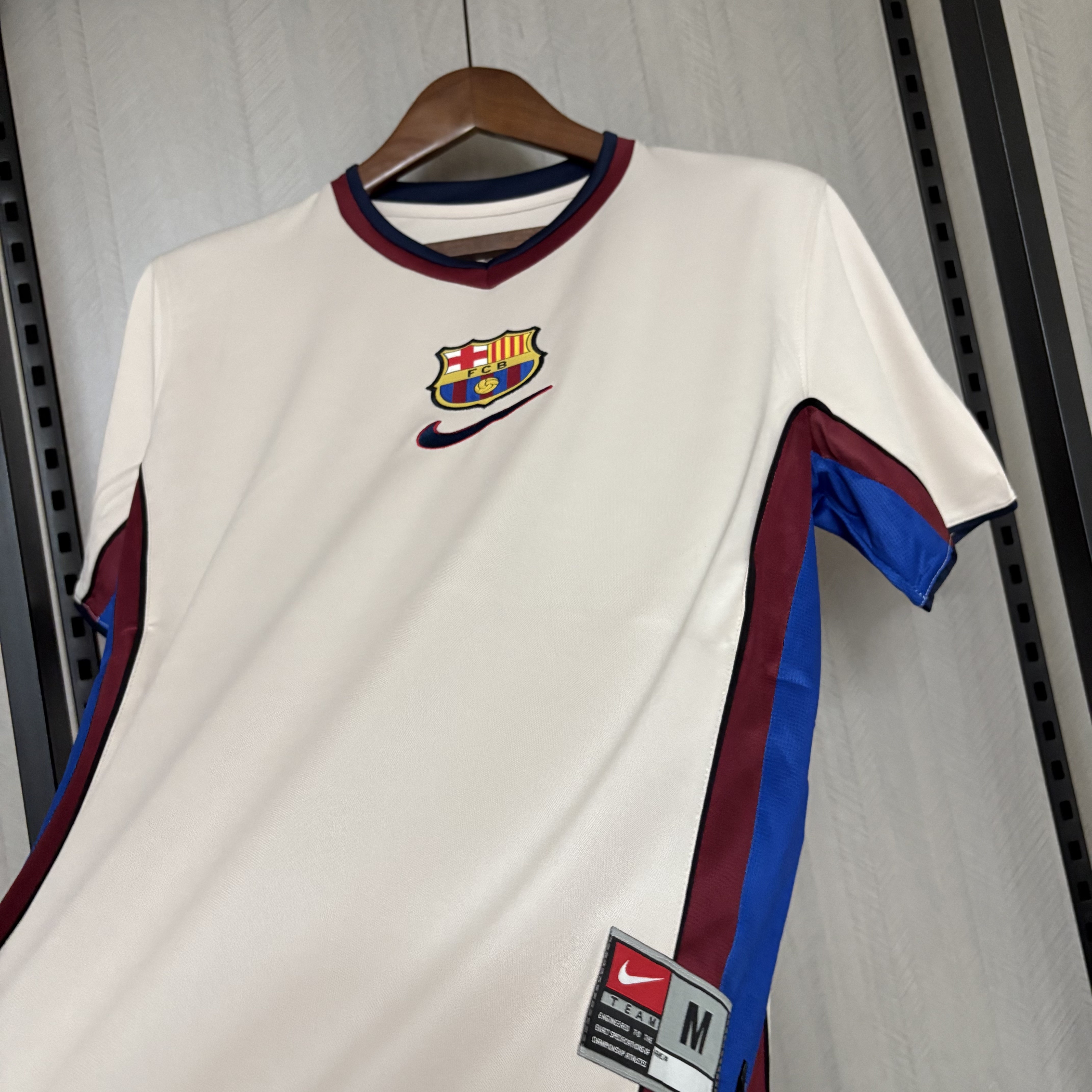 Barcelona 1998/99 Men's Retro Away Jersey