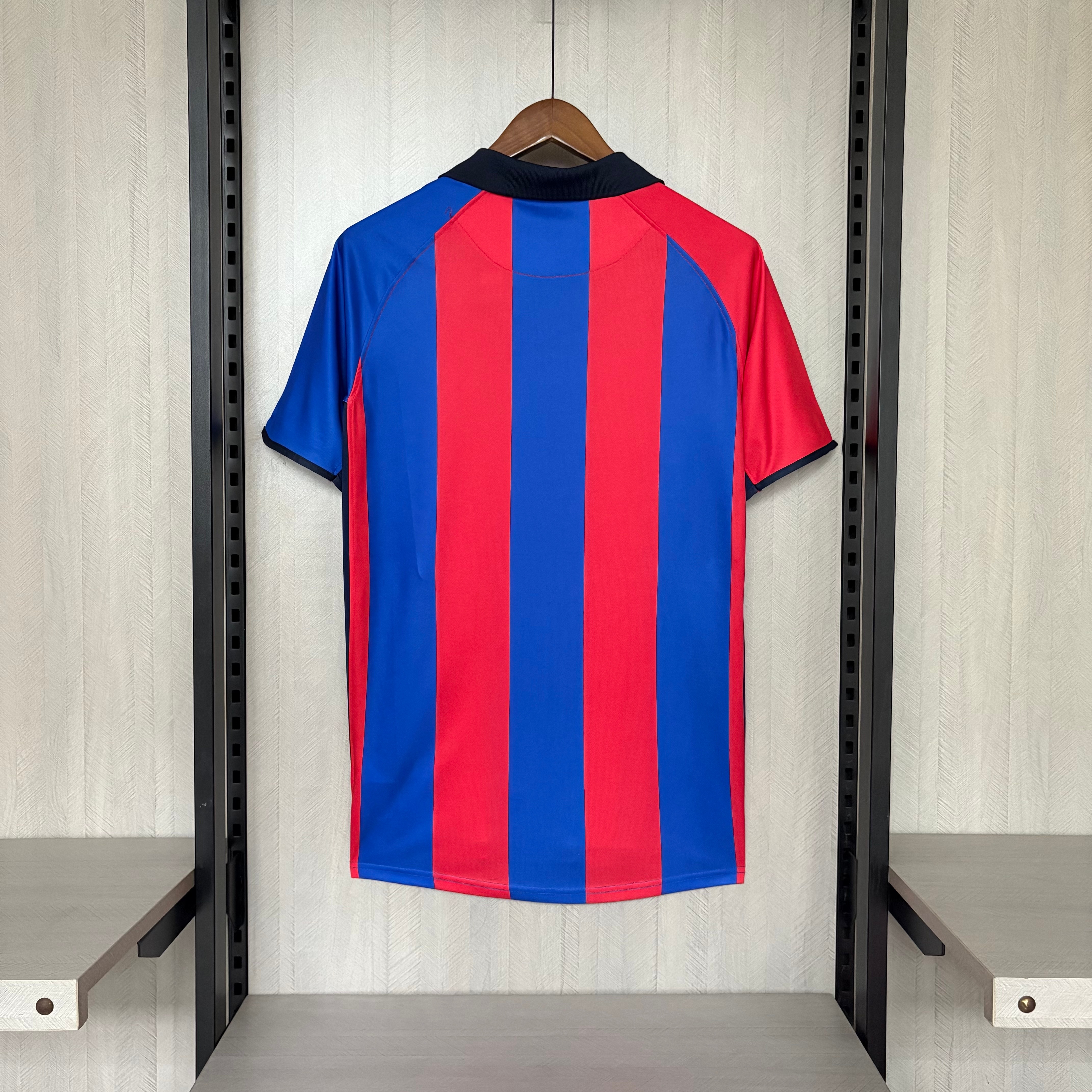 Barcelona 2001/02 Men's Retro Home Jersey