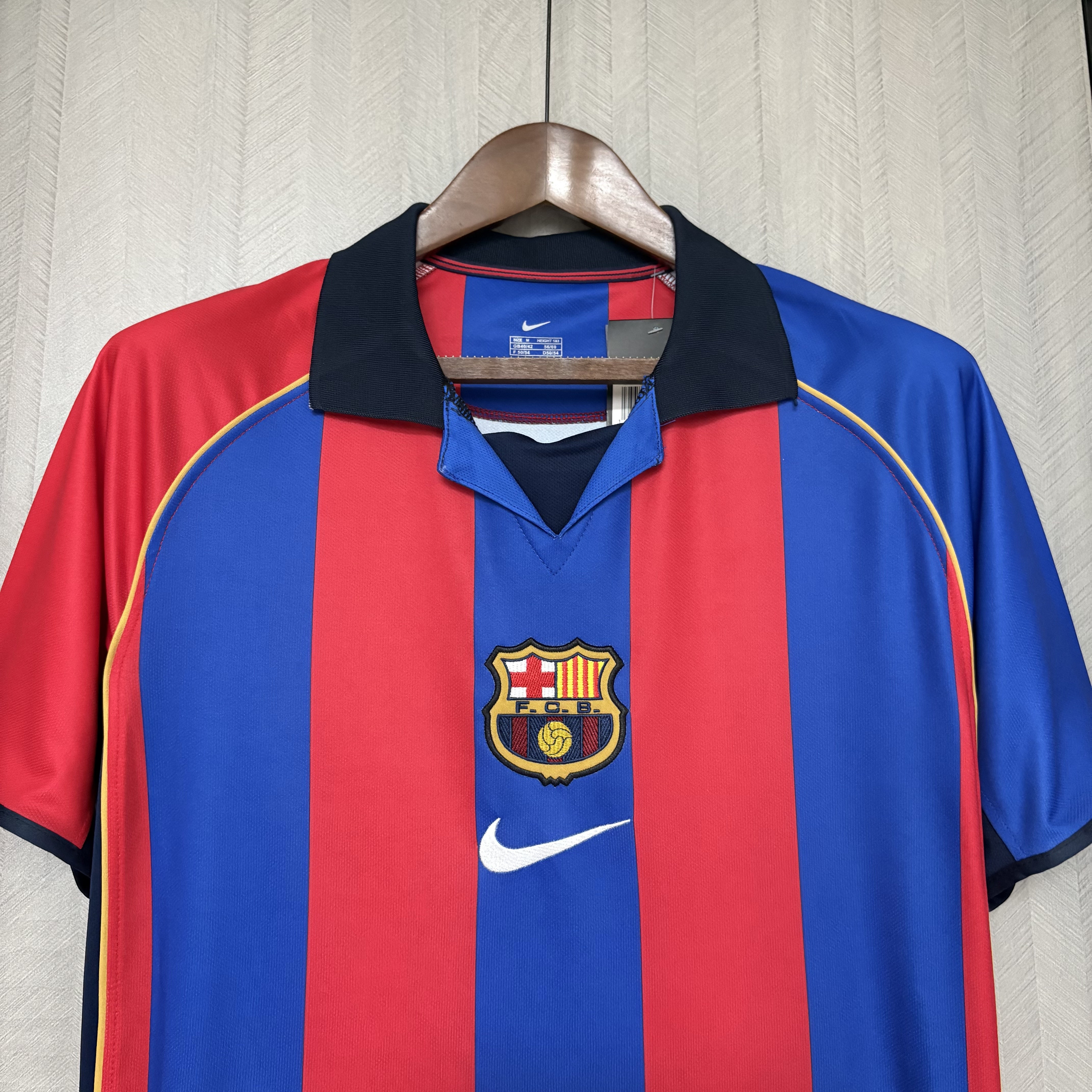 Barcelona 2001/02 Men's Retro Home Jersey