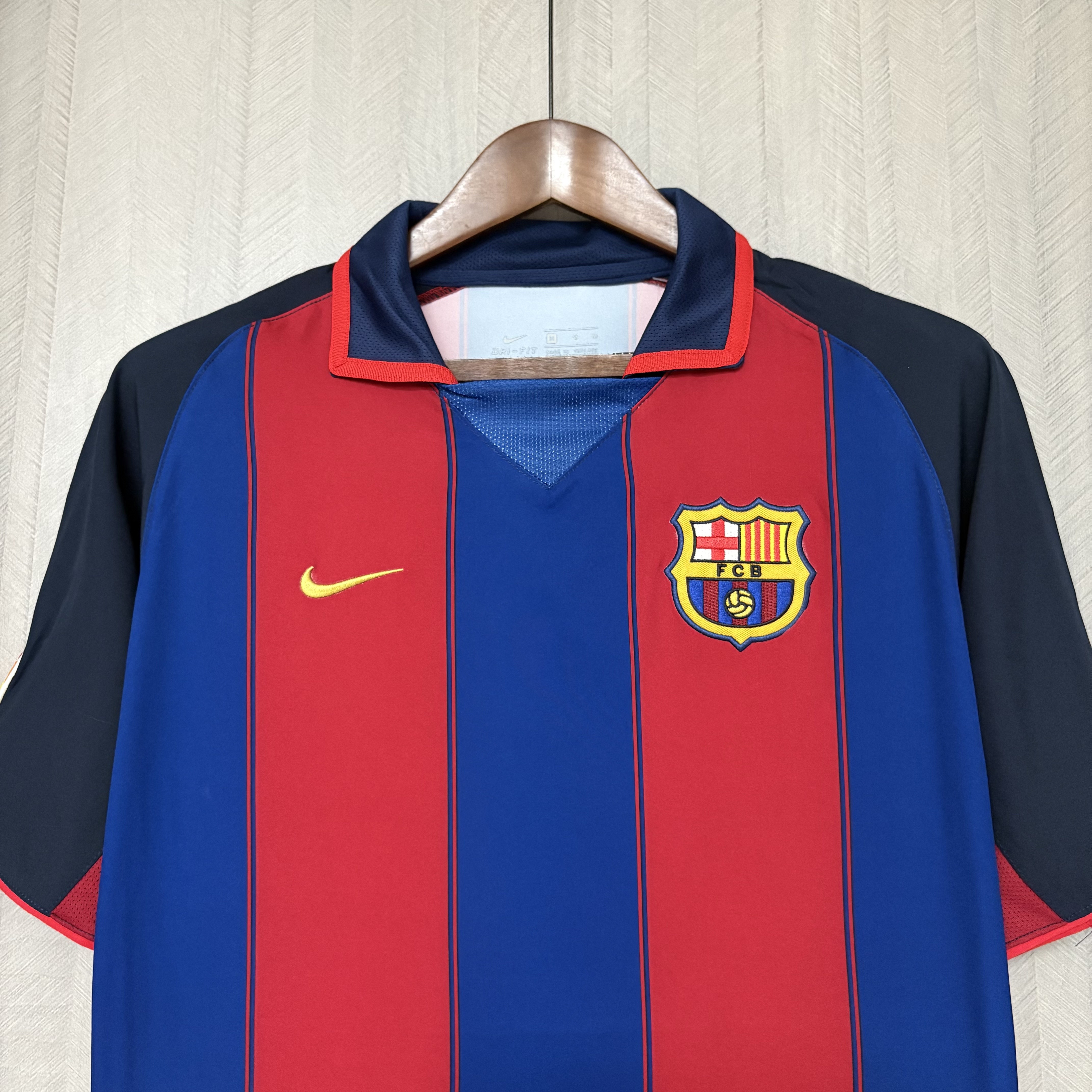 Barcelona 2003/04 Men's Retro Home Jersey