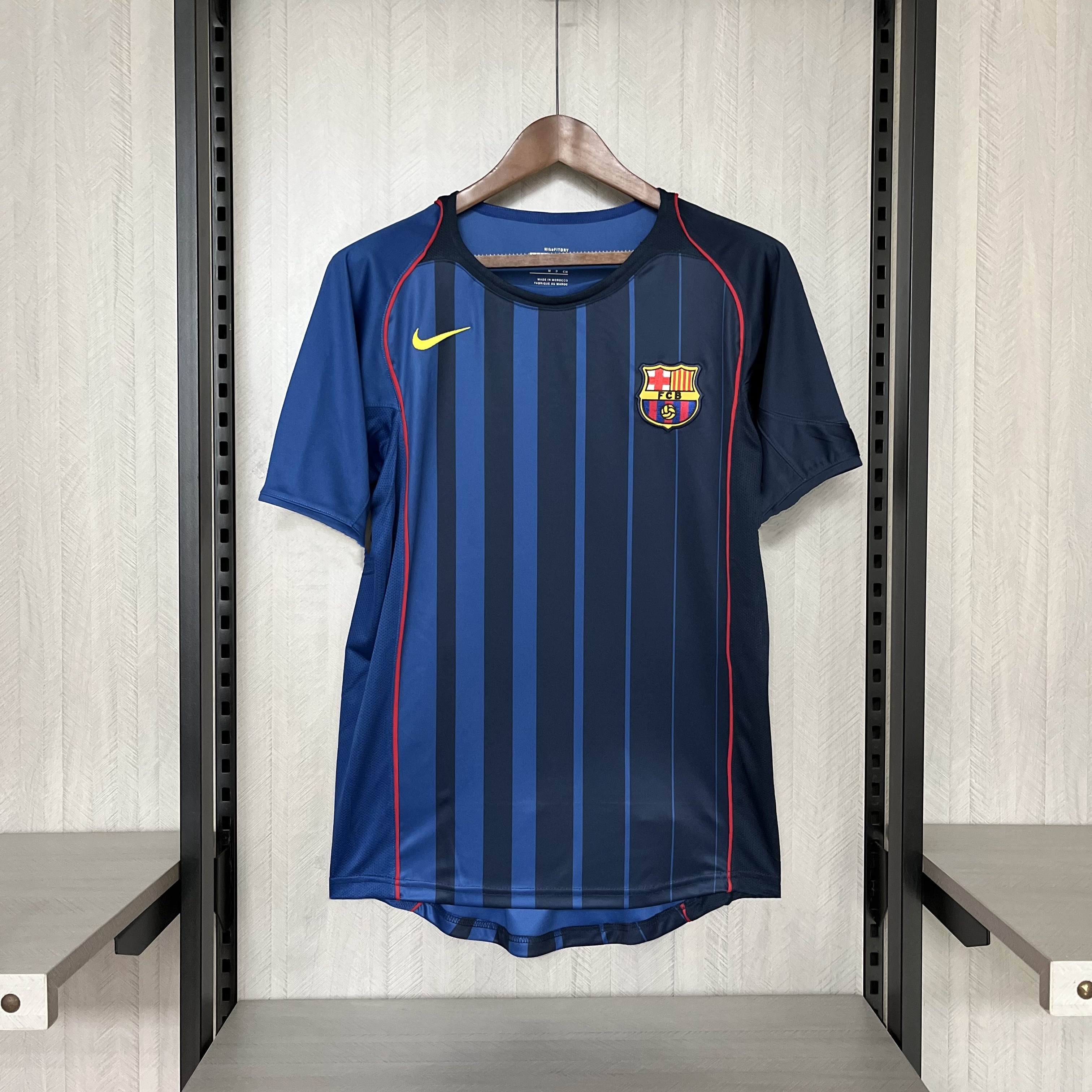Barcelona 2004/05 Men's Retro Away Jersey