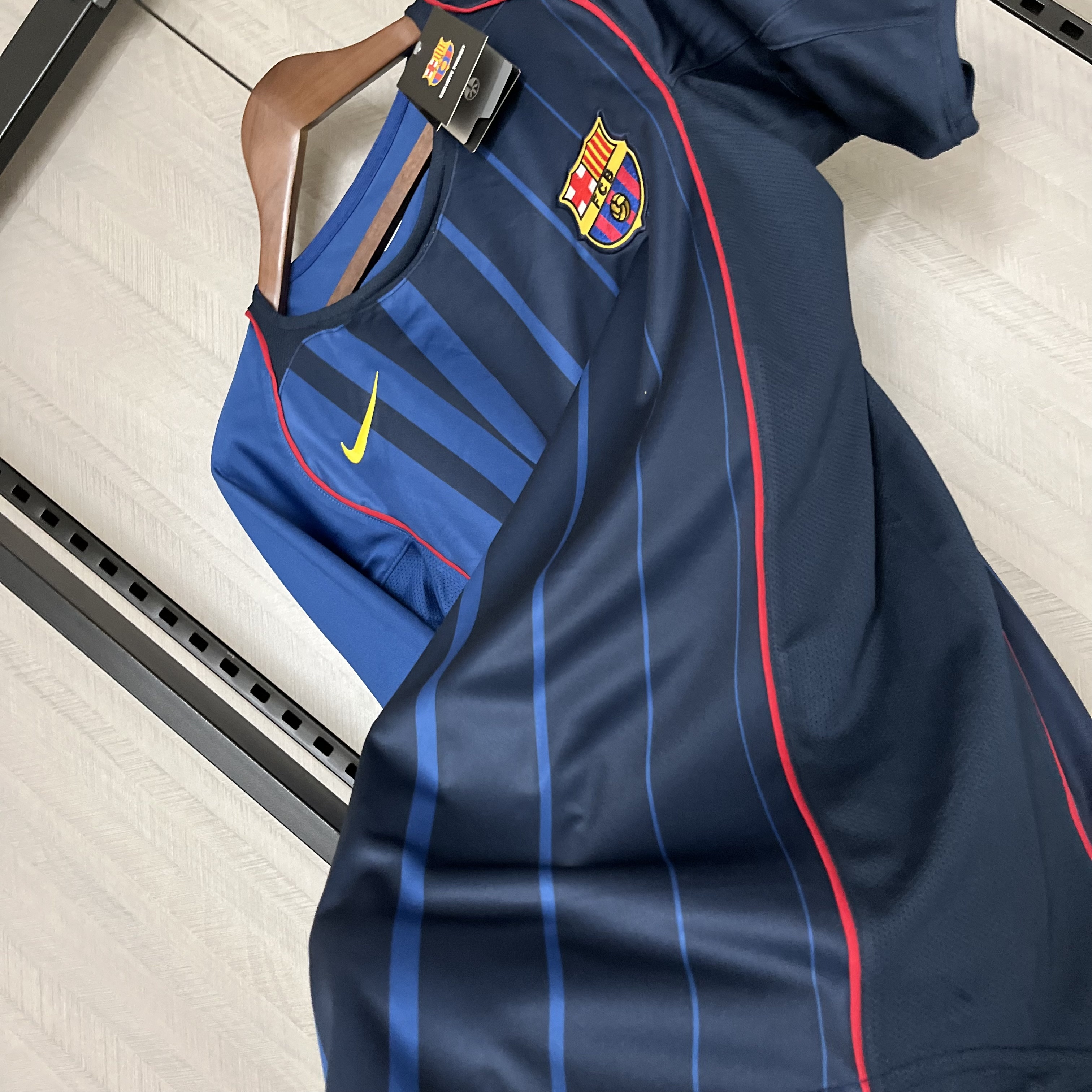 Barcelona 2004/05 Men's Retro Away Jersey