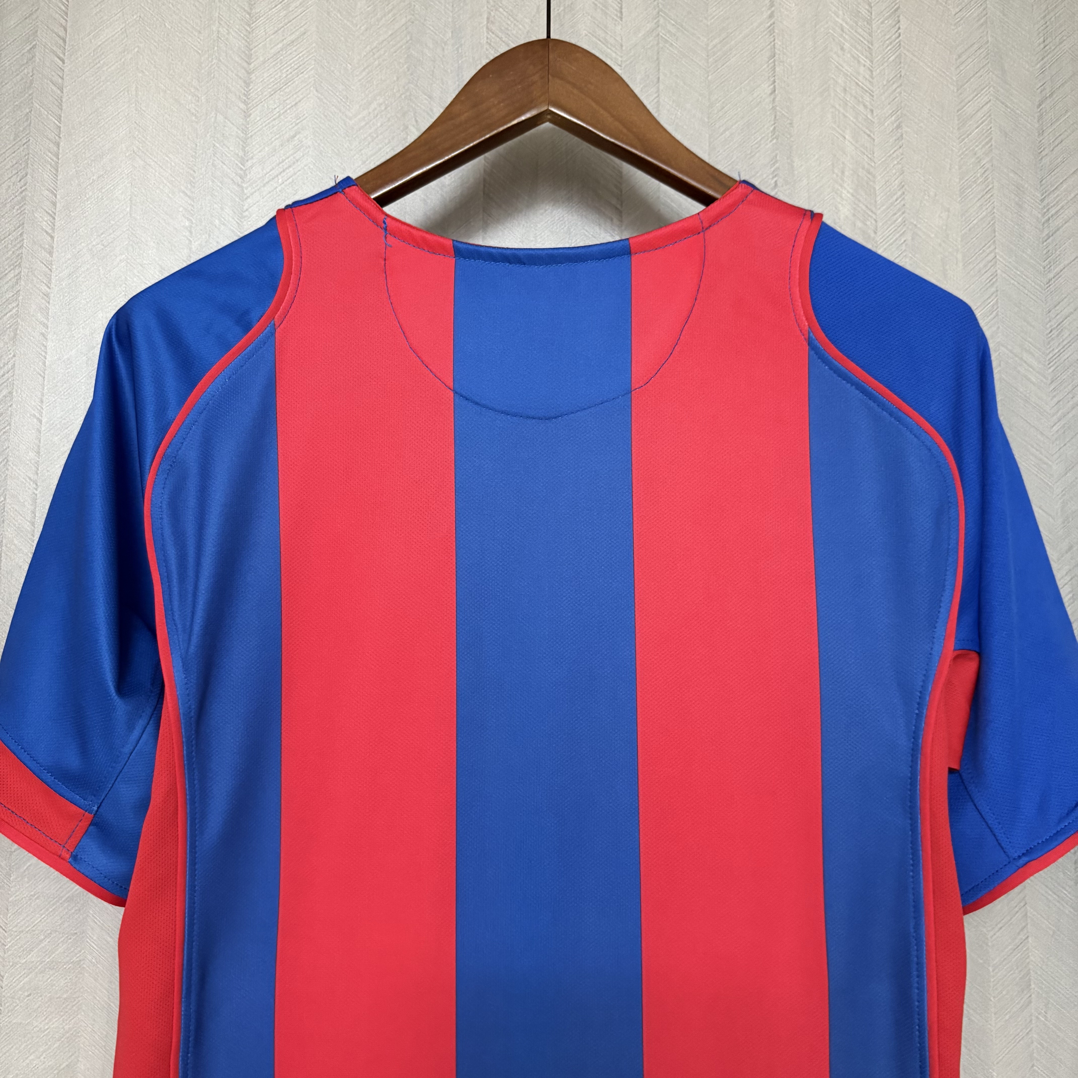 Barcelona 2004/05 Men's Retro Home Jersey